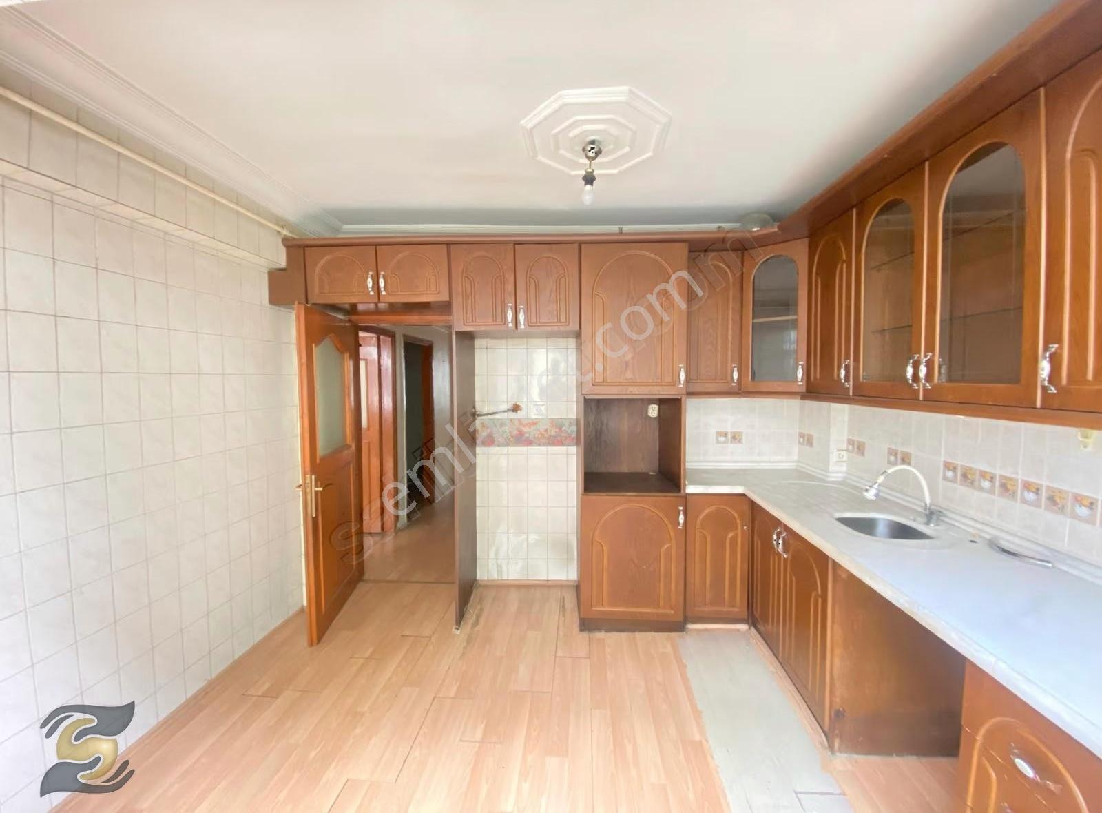 Tramvayın Dibinde Harika Konumda Kiralık 3+1 Fırsat Daire!!! - Görsel 10