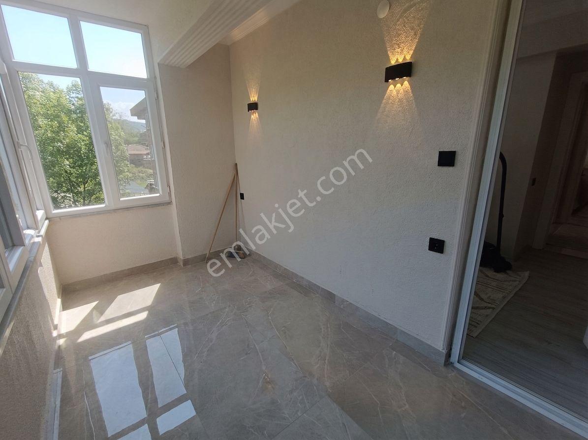 Geyve Alifuatpaşada Site İçi Asansörlü Geniş 3+1 Lüks Daire - Görsel 19