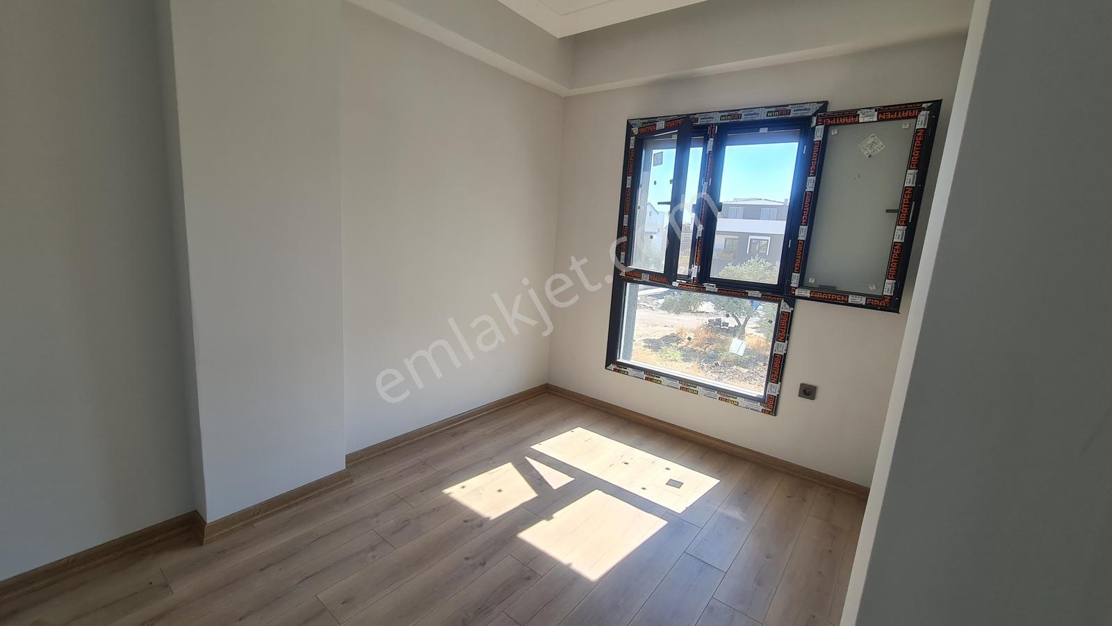 Çandarlıda Denize 100 Metre Mesafede Havuzlu Lüks Villa - Görsel 3