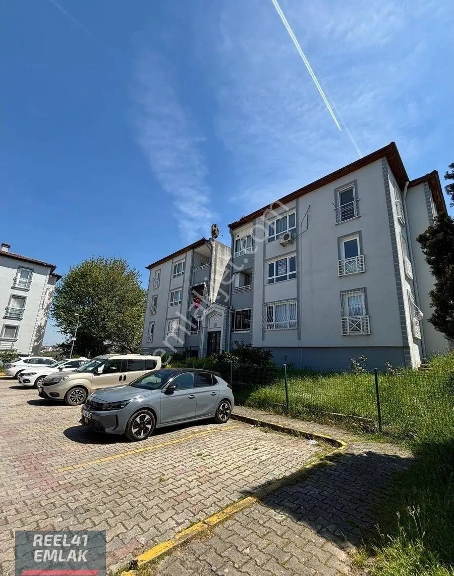 Aydınkent’te Merkezi Konumda 3+1 Ara Kat| 100m² Geniş & Kullanışlı Daire