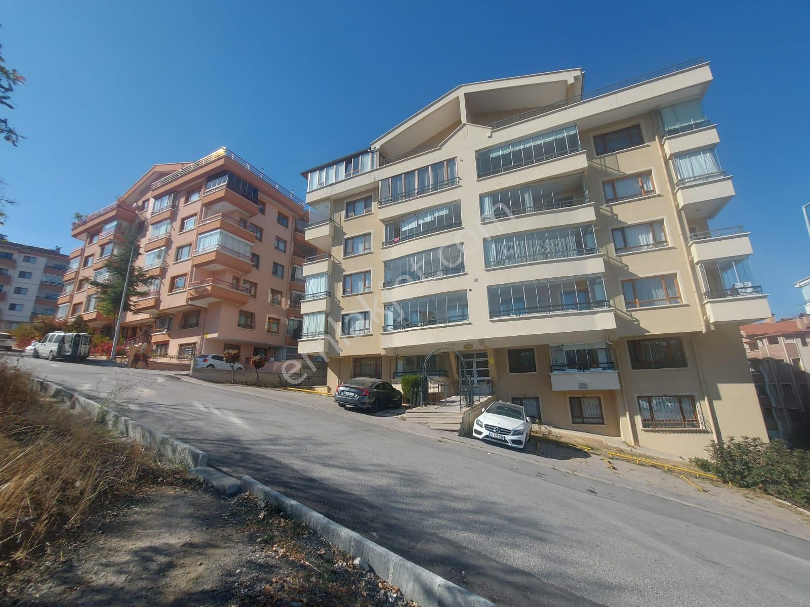 Asyapıdan 3+1 140m2 Asansörlü-kapalıgarajlı-teraslı-lüx Kombili - Görsel 33