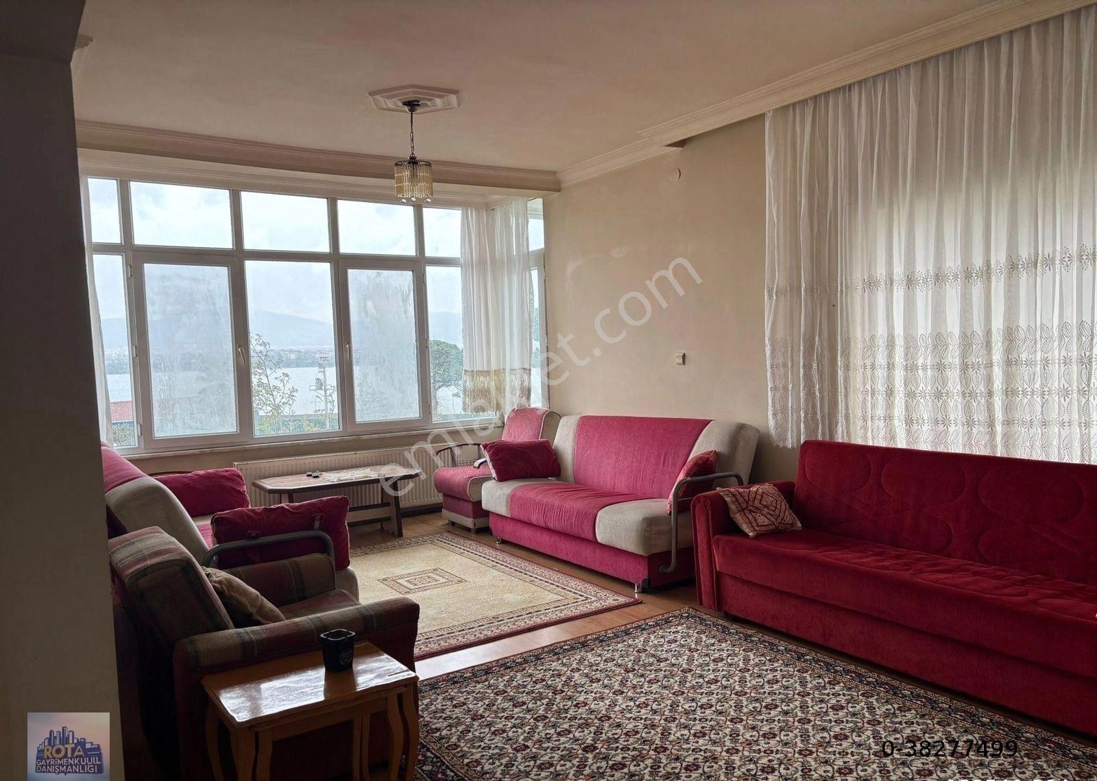 Yüzbaşılarda Deniz Manzaralı, Eşyalı 2+1 Kiralık Daire - Görsel 6