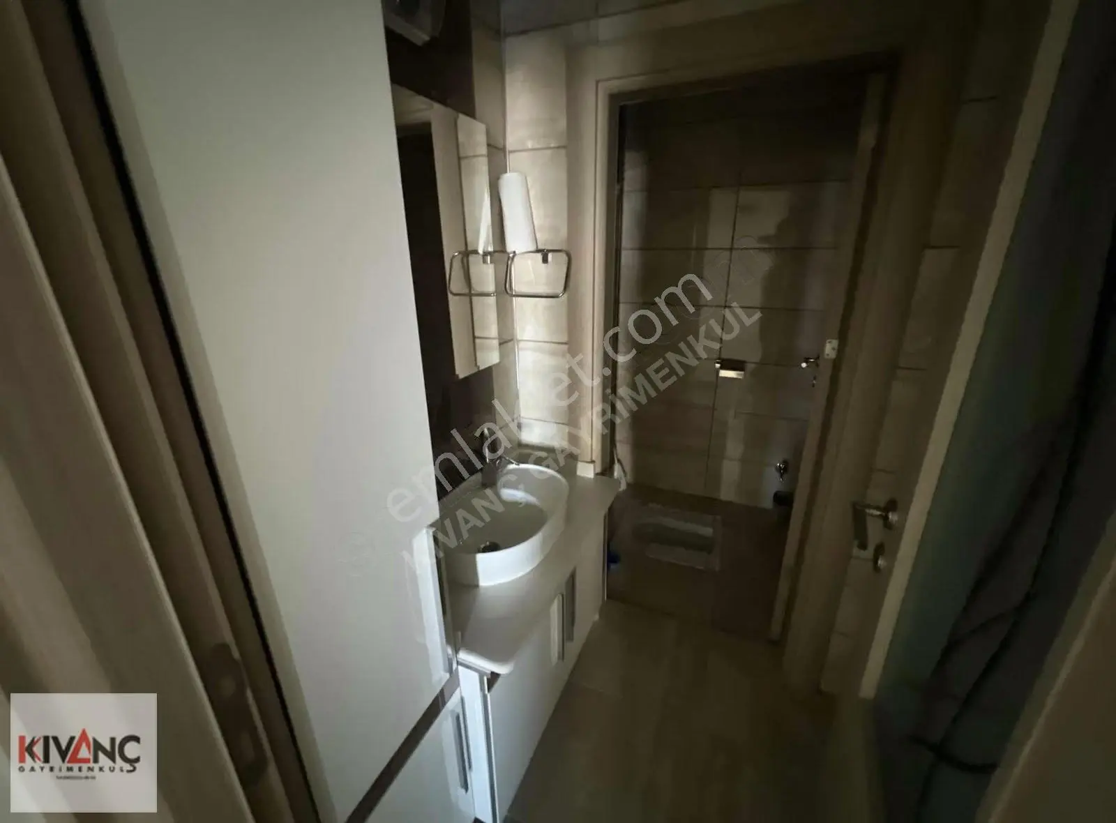 Kıvanç Gayrimenkul'den Fahri Kayahanda Kiralık 3+1 Daire - Görsel 3