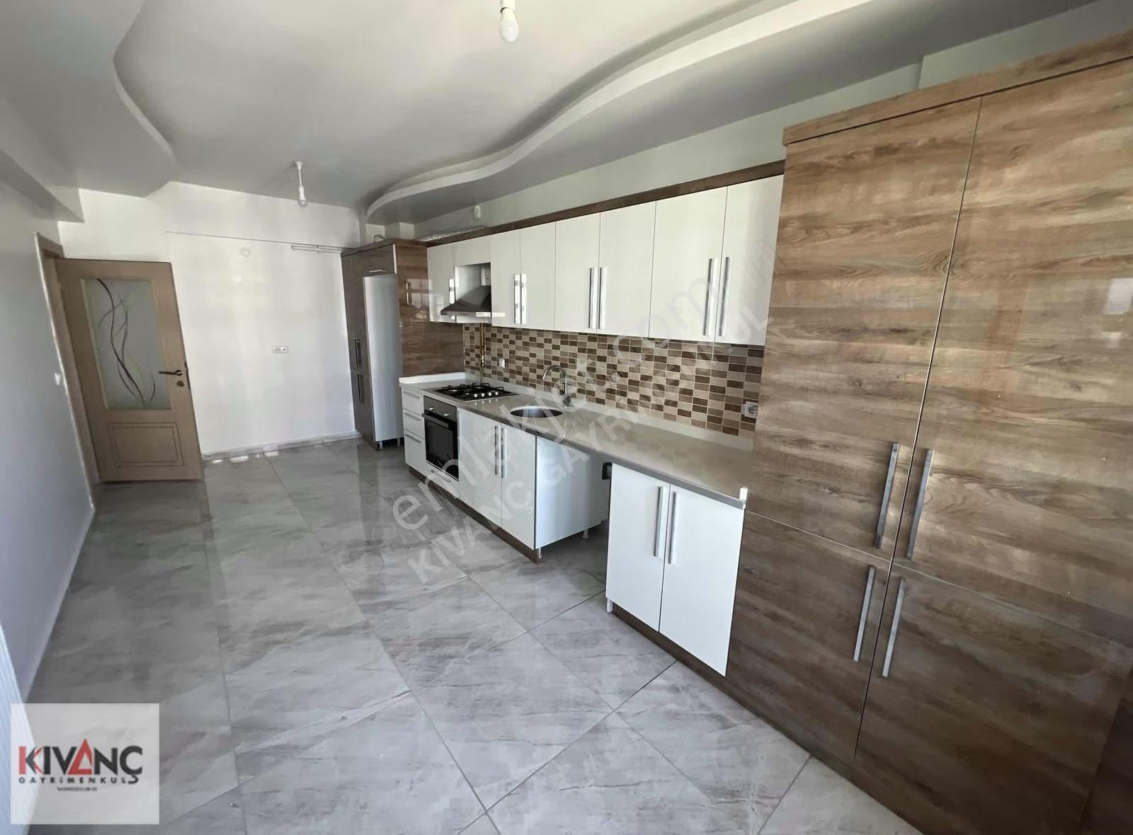 Kıvanç Gayrimenkul'den Fahri Kayahanda Kiralık 3+1 Daire