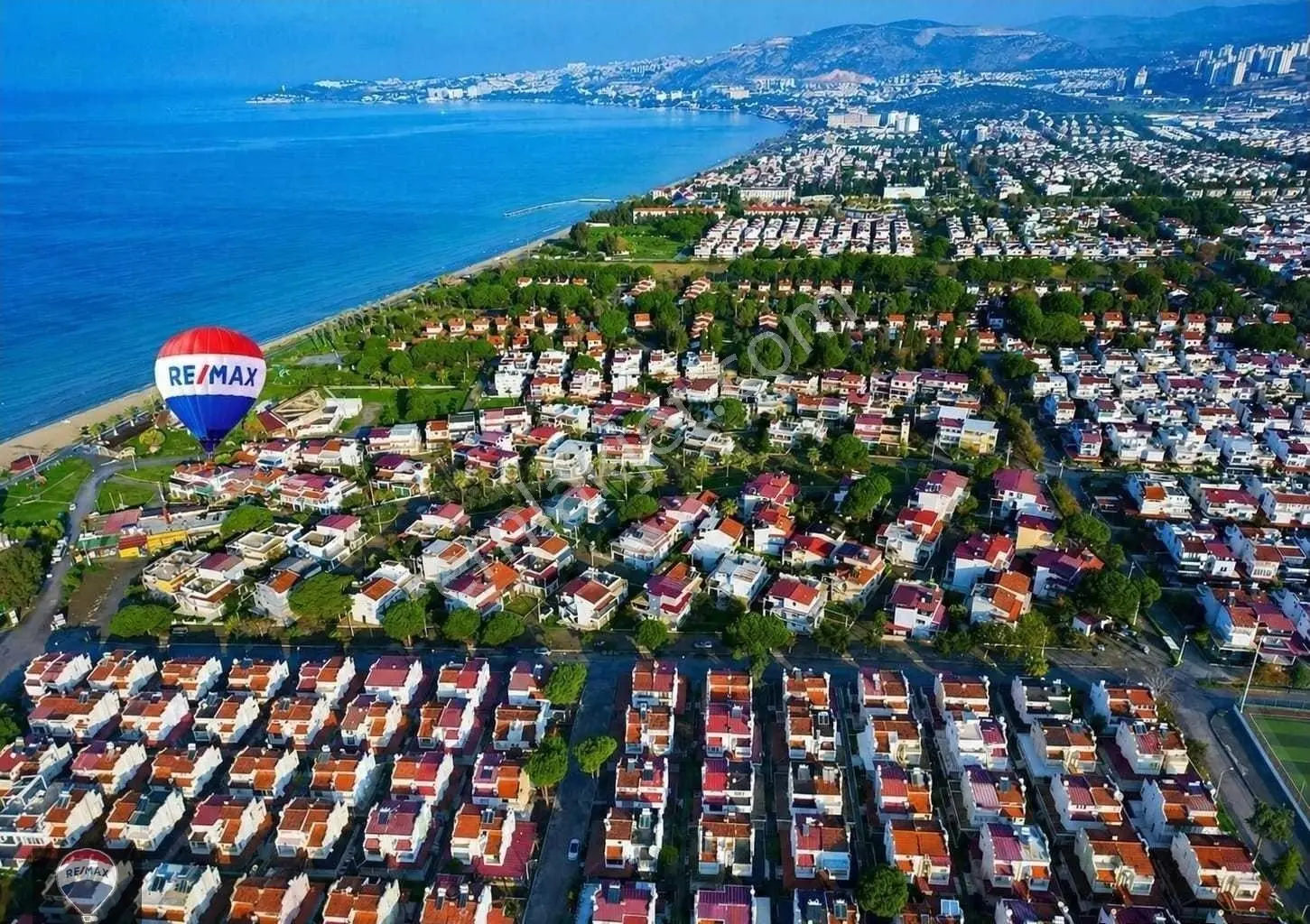 Kuşadası Karaova Zıtur’da Denıze 20 M | Trıpleks Vılla | Denız Manzaralı | 4+1 | Isı Pompalı | Müst