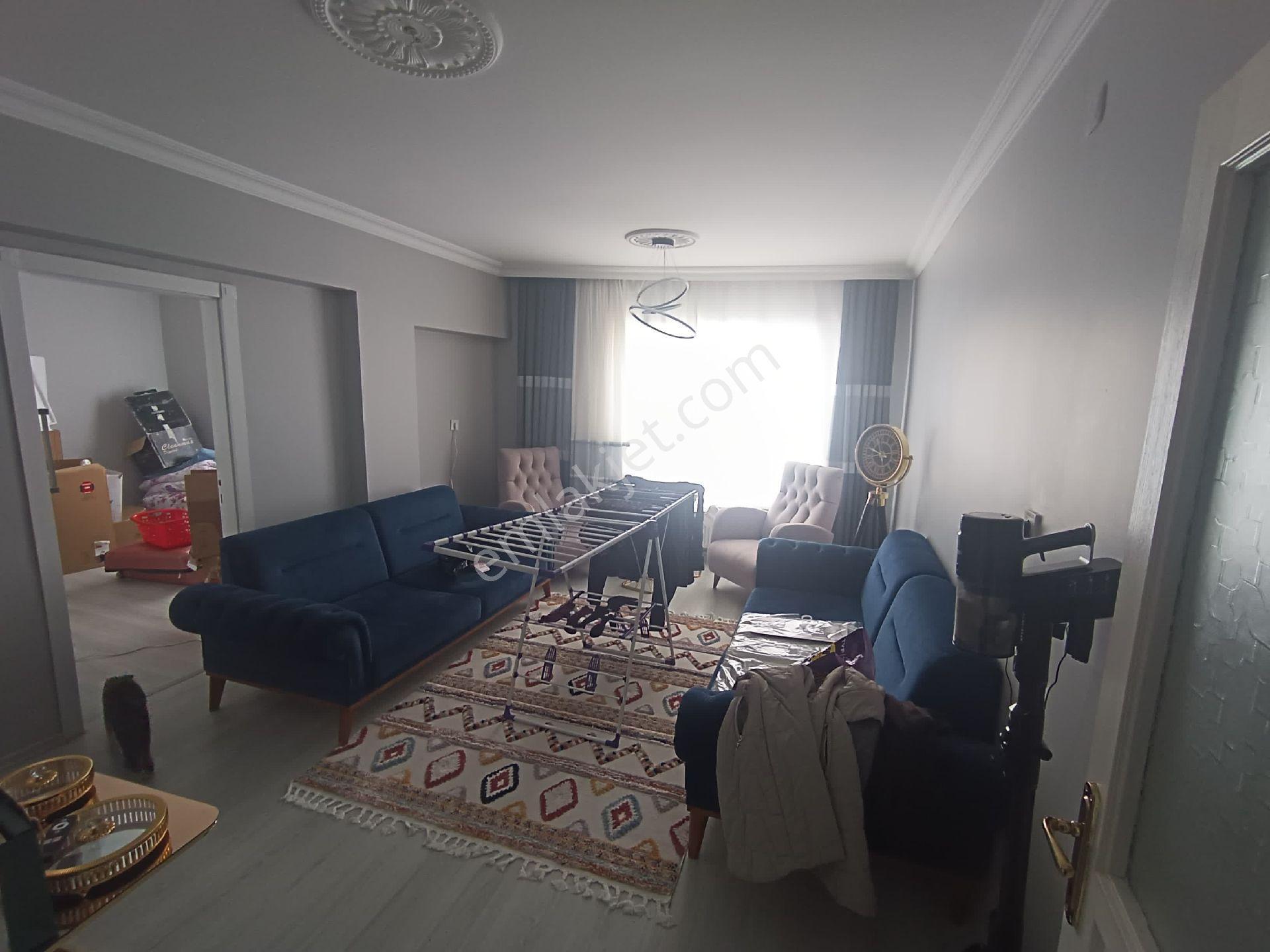 Köşe Başı Cadde Üzeri - Görsel 5