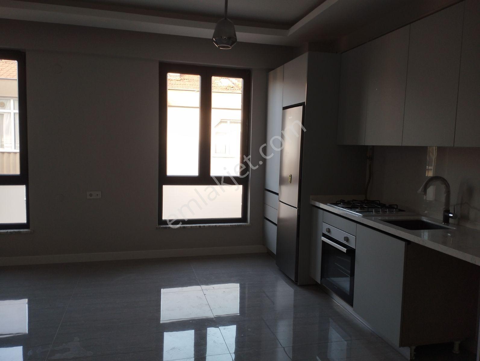 Kemalpaşa Mahallesinde 1+1 50m2 Merkezi Bölgede Kiralık Daire - Görsel 9