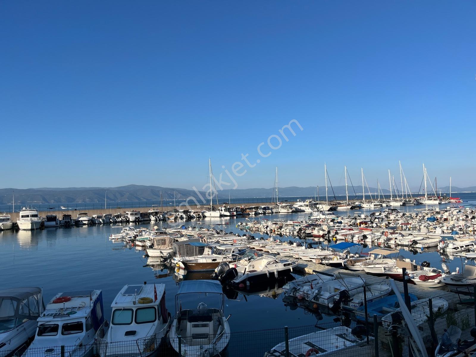 Mudanya Halitpaşada Denize Ve Marinaya 100 Metre Lüks 1+1 - Görsel 18