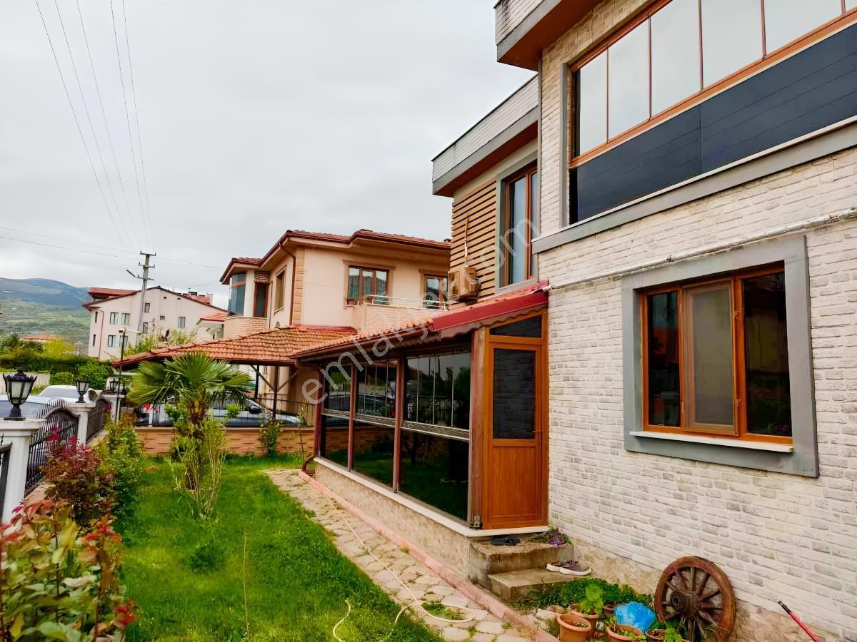 Remax Hür'den Geyve Merkezde Satılık Müstakil Villa - Görsel 10