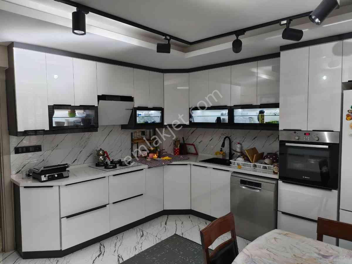 Remax Hür'den Geyve Merkezde Satılık Müstakil Villa - Görsel 8
