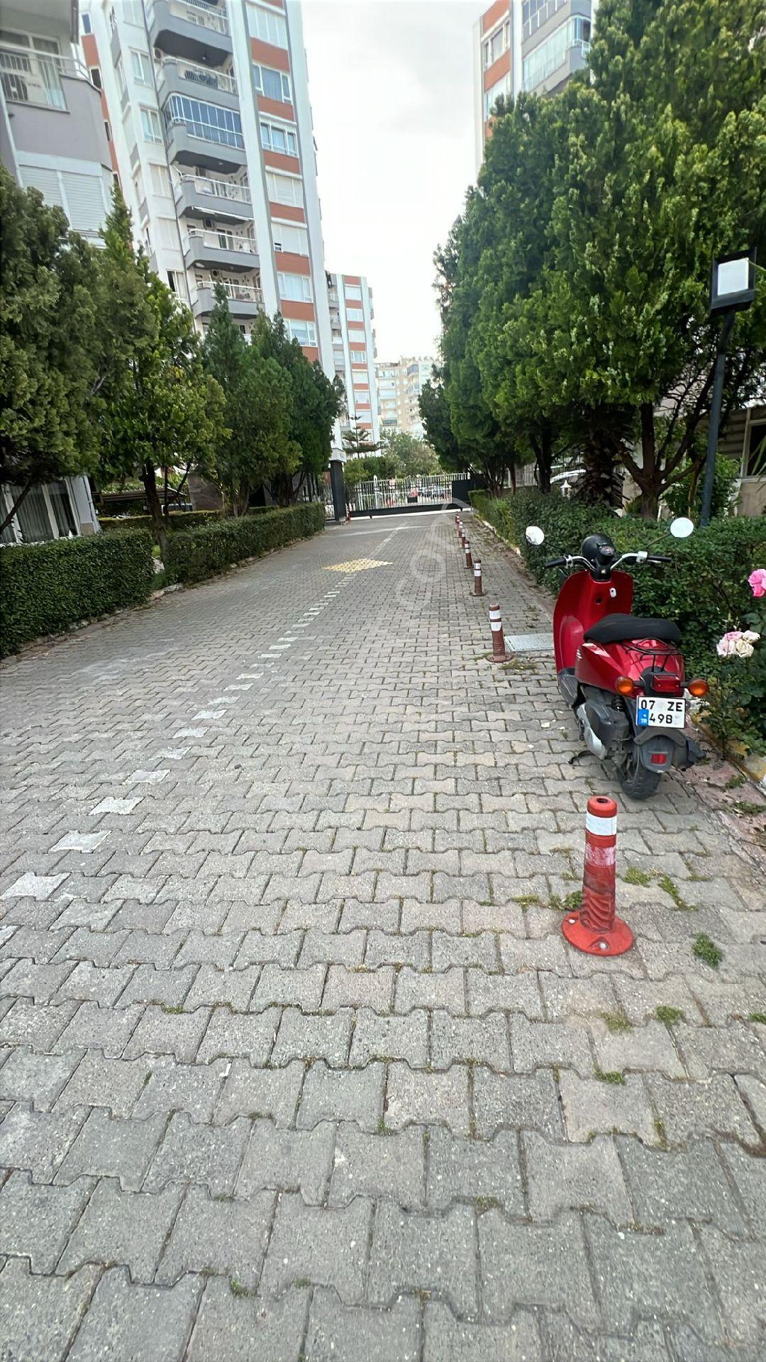 Lara Şirinyalıda Eşyalı Kiralık Daire - Görsel 2