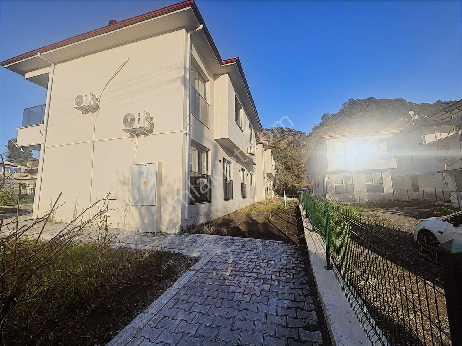 Ortacada Havuzlu Site İçinde 3+1 Full Eşyalı Satılık Villa - Görsel 19