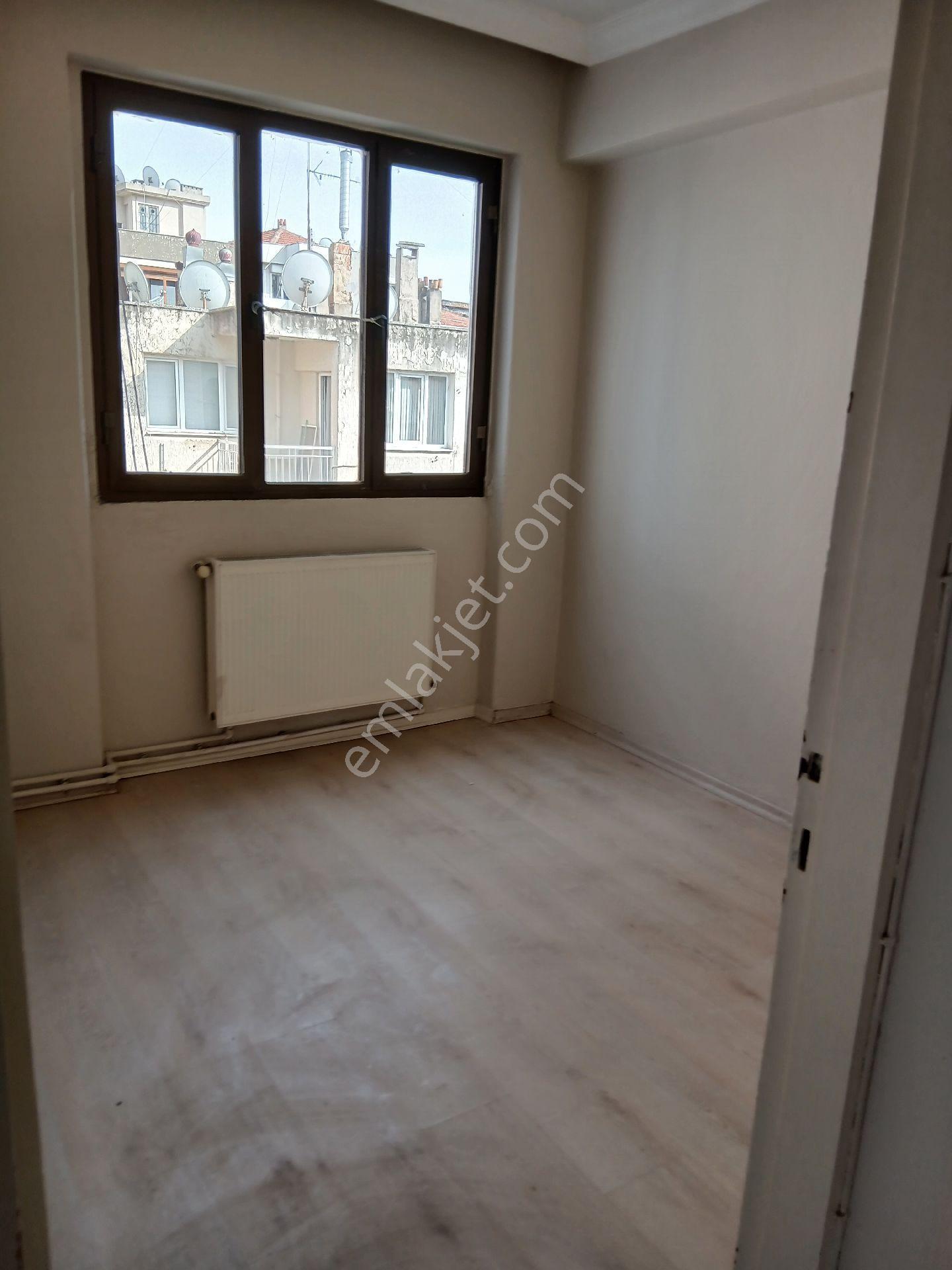 Bahçelievler De Her Yere Yakın Merkezi 2 Oda Salon Temiz Dairemiz Necla Emlak Tan Kiralık Tır - Görsel 33