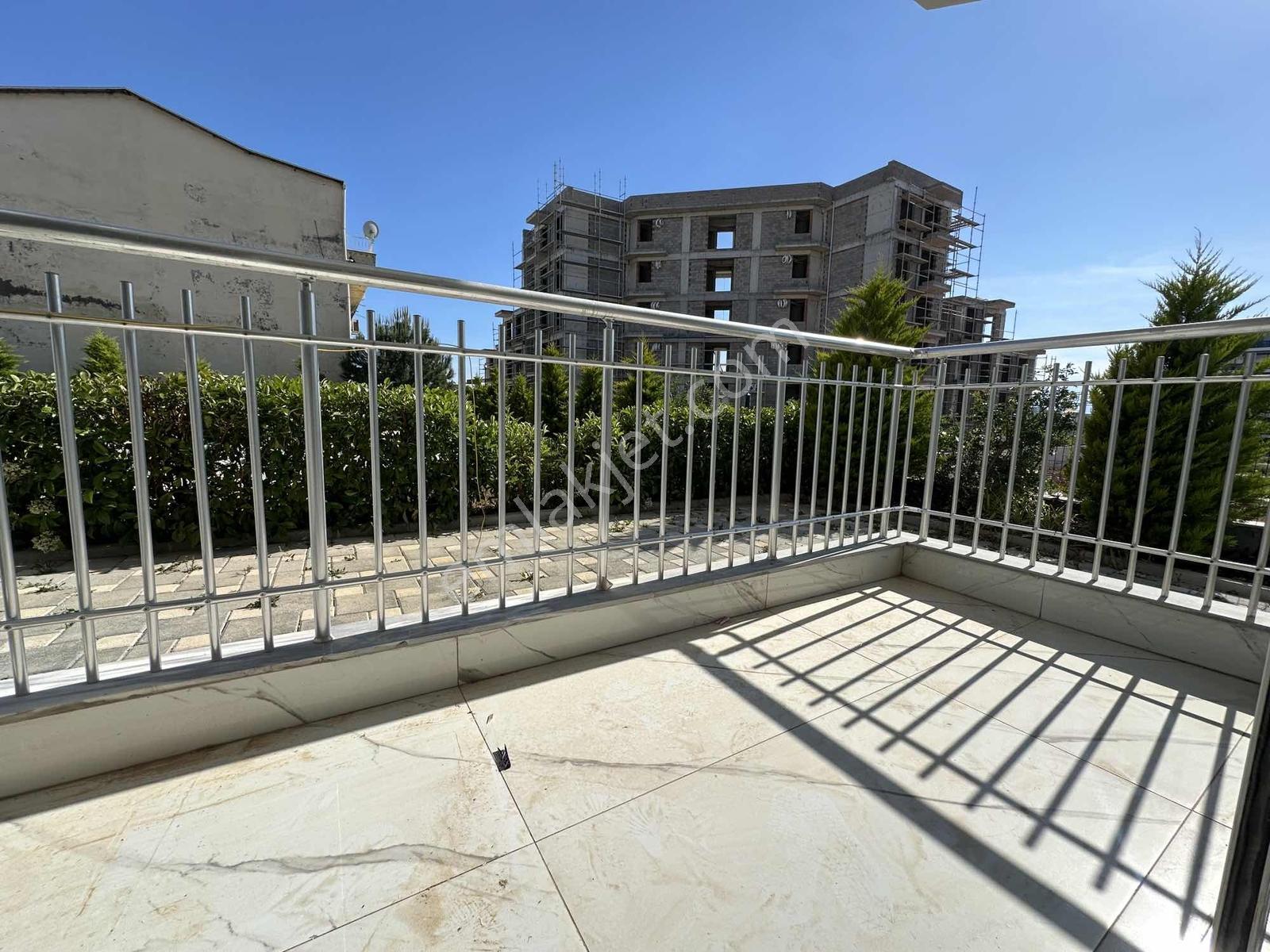 Altıntaşta Havuz Cepheli Kiralık 1+1 Bahçe Katı - Görsel 7