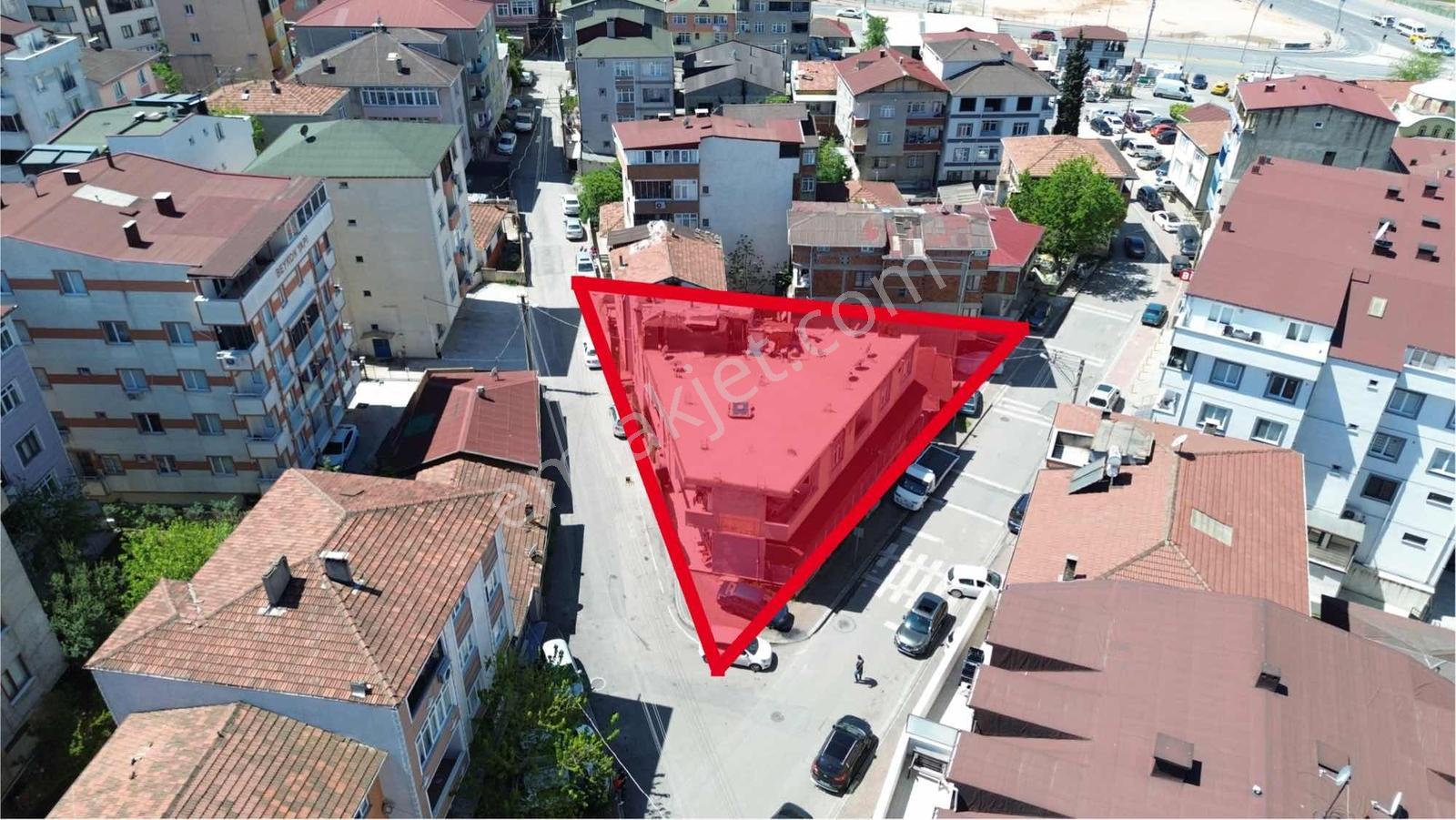 Kılıç Gayrimenkul'den Satılık Mükemmel İşyeri Ve Daire