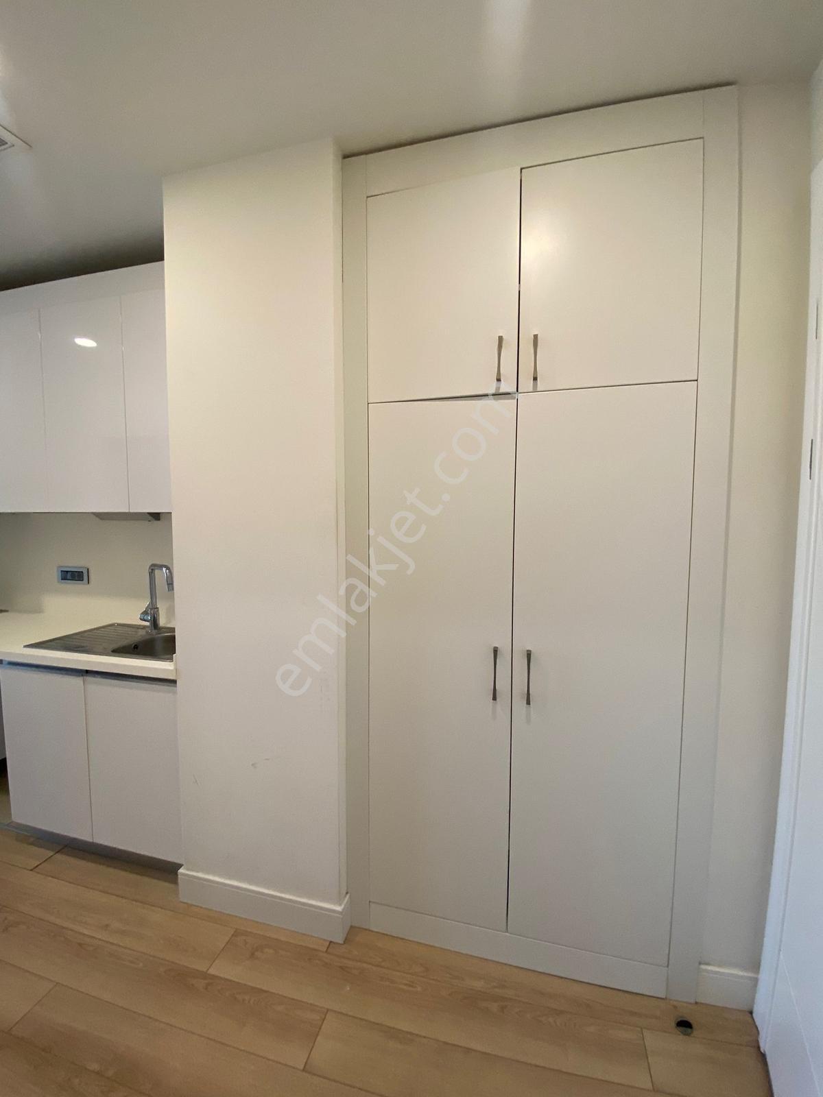 İstmarina Kiralık 1+0 Geniş Teras Büyük Tip Site İçi Cephe - Görsel 22