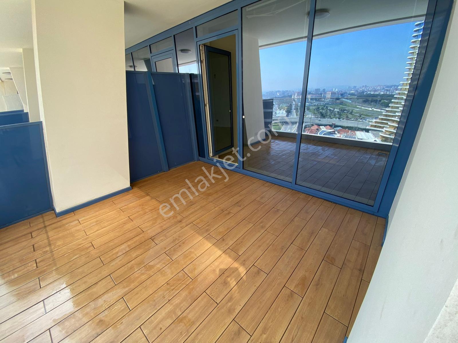 İstmarina Kiralık 1+0 Geniş Teras Büyük Tip Site İçi Cephe - Görsel 2