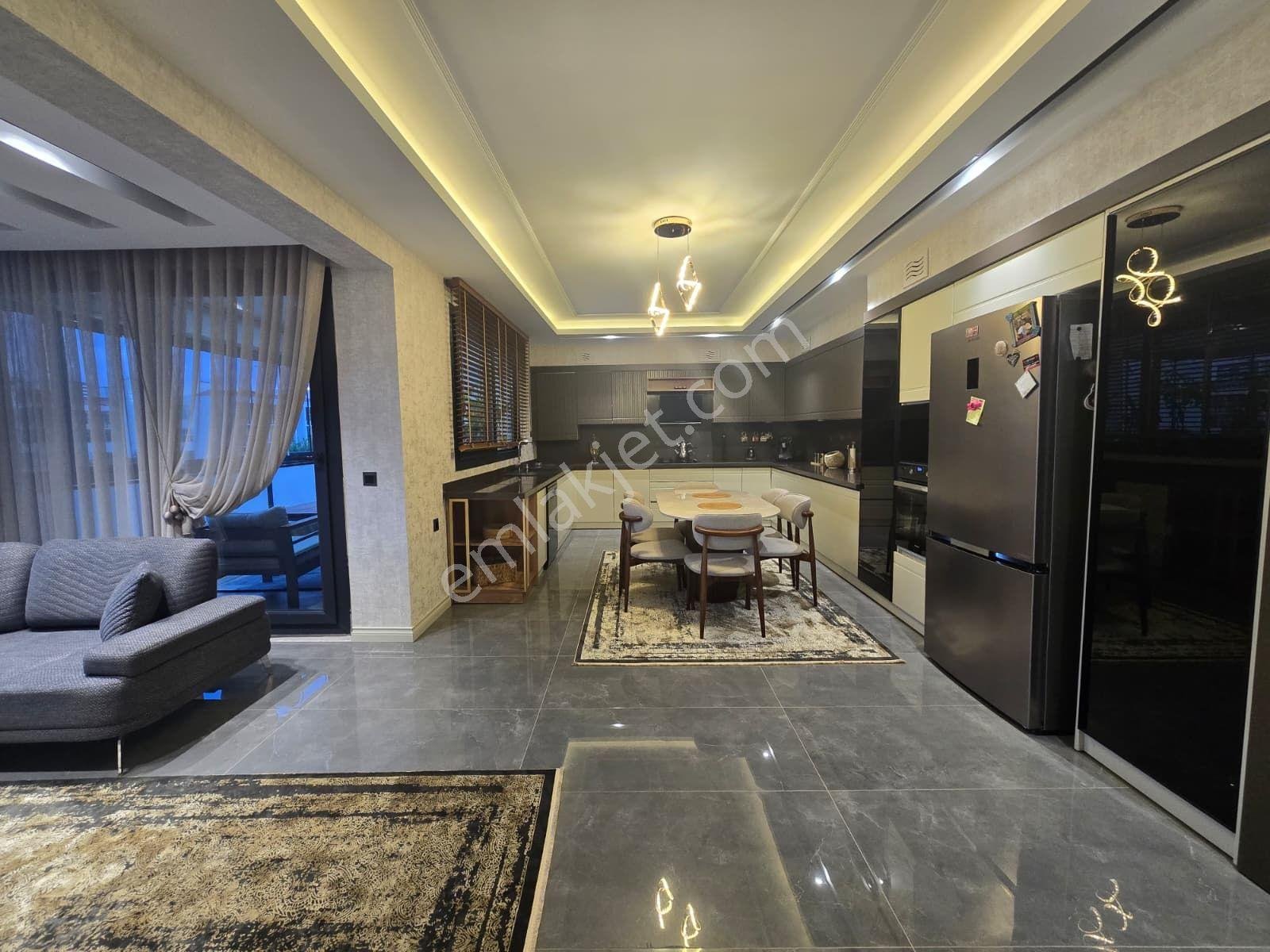 Serin Ramada Gold