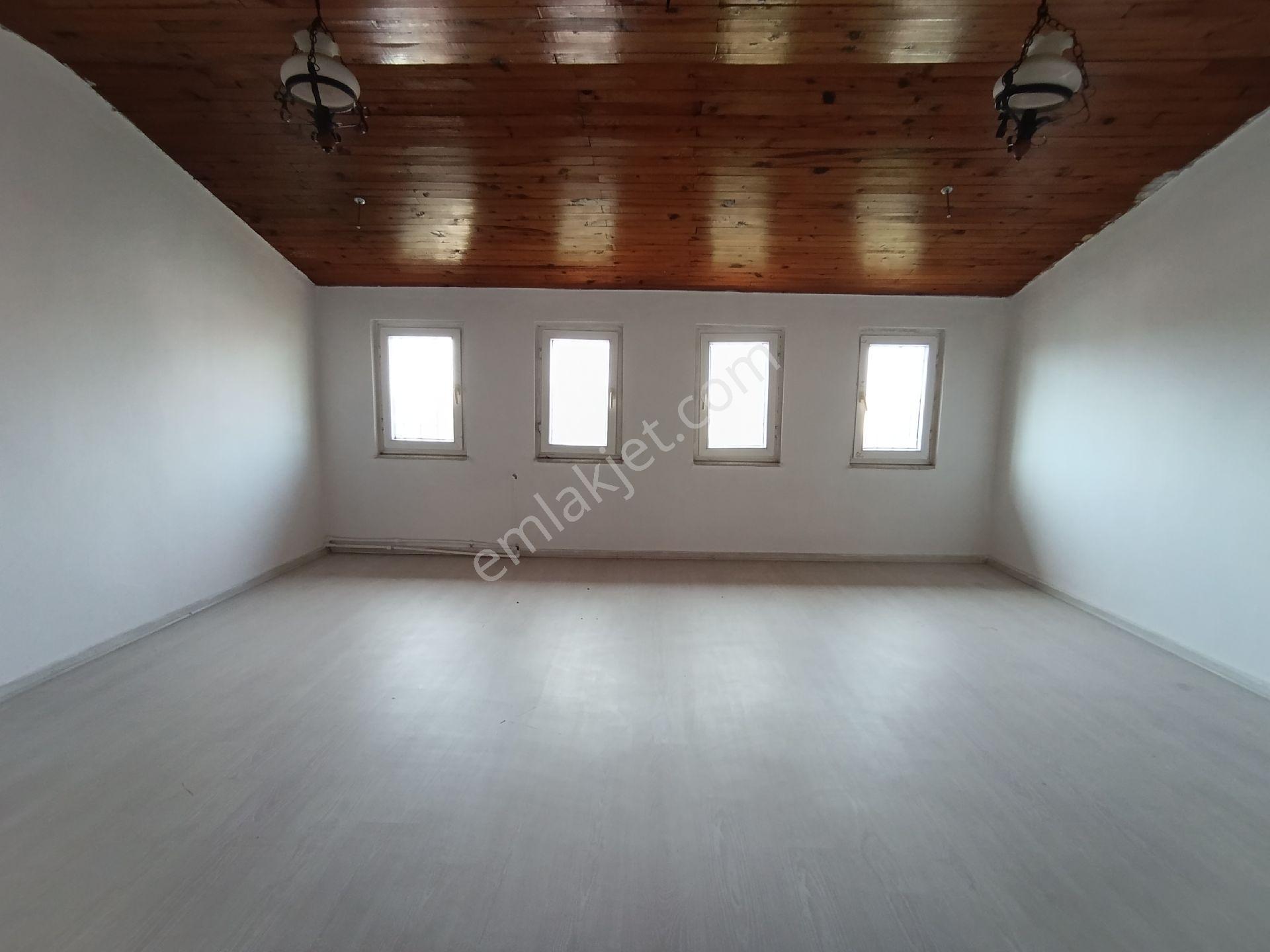 Kuşadası Merkez'de Mükemmel Lokasyon'da İş Yerine Uygun 6+2 Fourleks Satılık Villa - Görsel 30