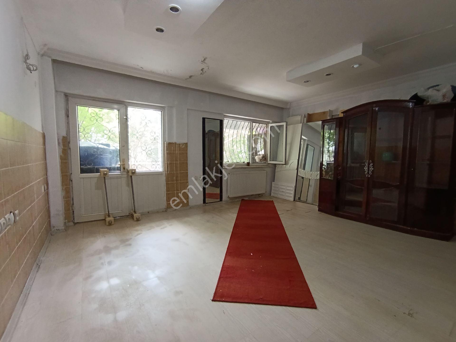 Kuşadası Merkez'de Mükemmel Lokasyon'da İş Yerine Uygun 6+2 Fourleks Satılık Villa - Görsel 12