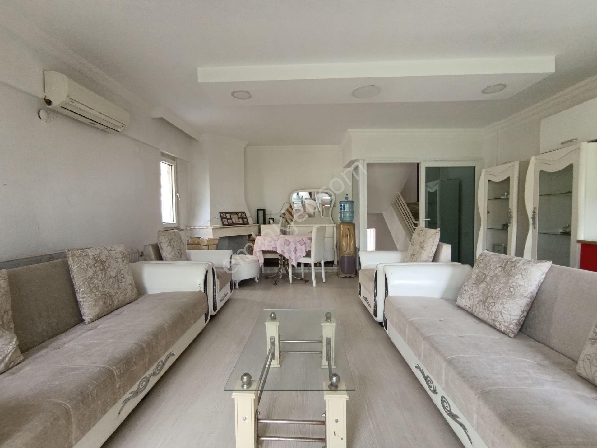 Kuşadası Merkez'de Mükemmel Lokasyon'da İş Yerine Uygun 6+2 Fourleks Satılık Villa - Görsel 4
