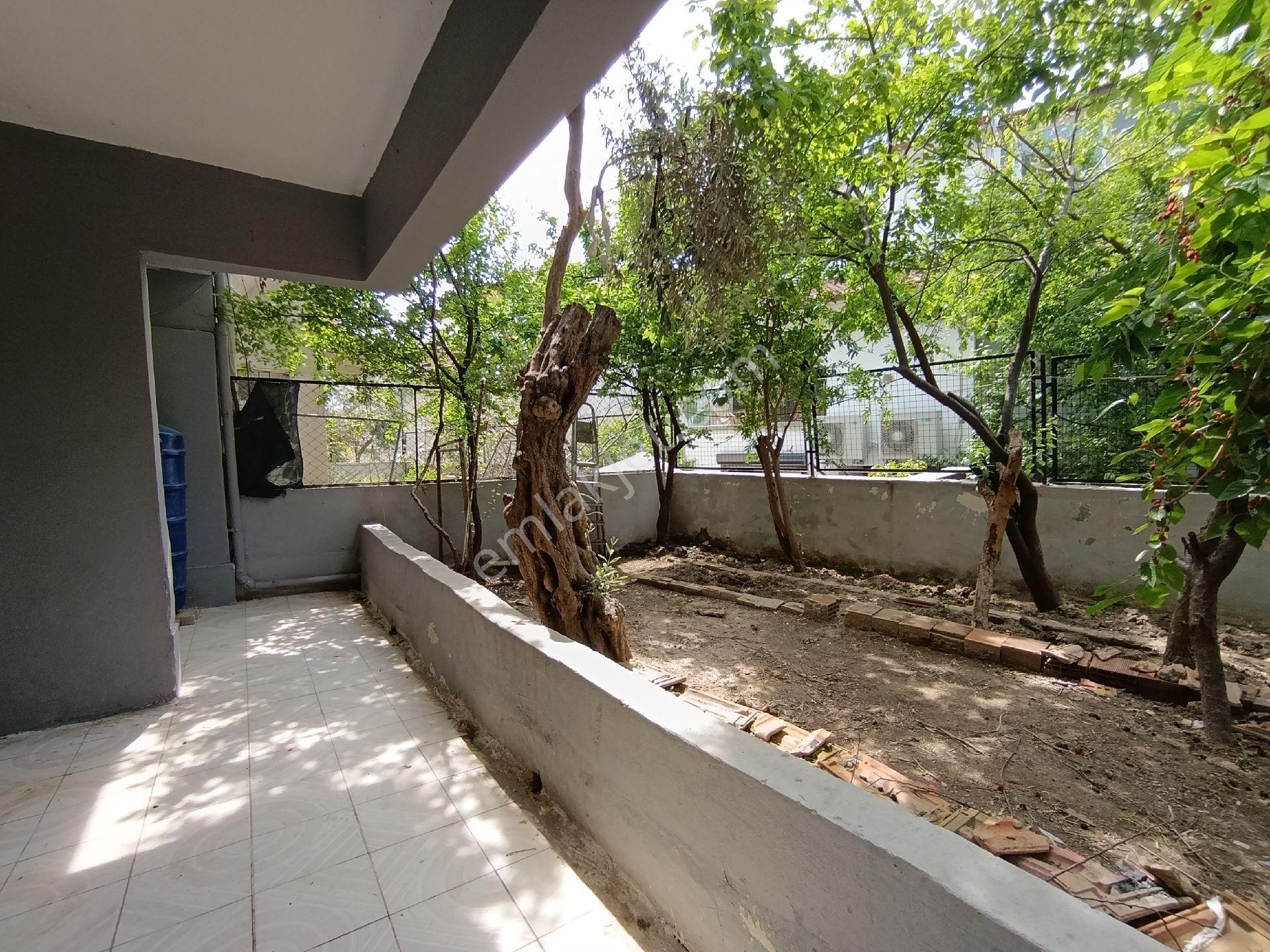 Kuşadası Merkez'de Mükemmel Lokasyon'da İş Yerine Uygun 6+2 Fourleks Satılık Villa - Görsel 33