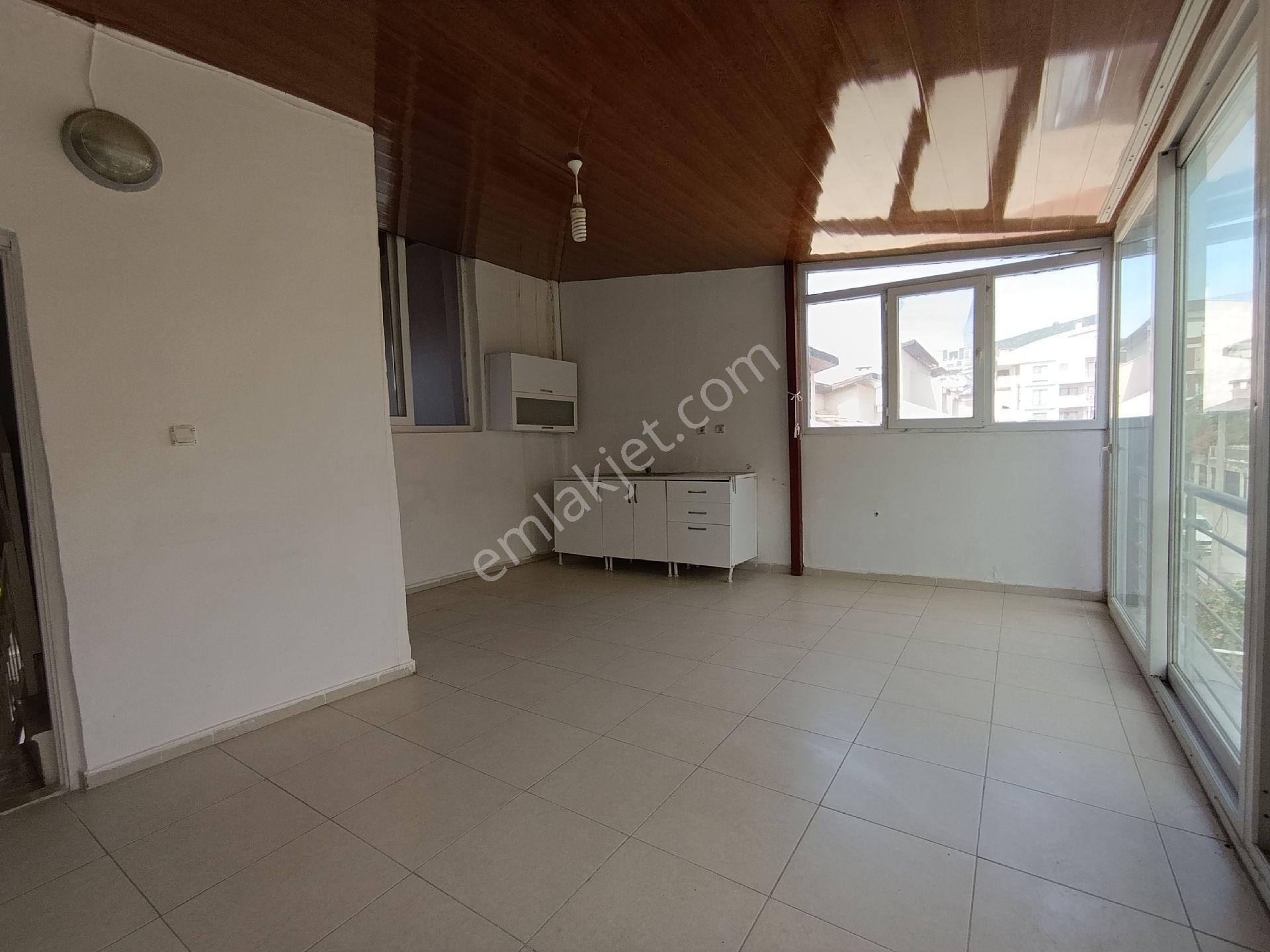Kuşadası Merkez'de Mükemmel Lokasyon'da İş Yerine Uygun 6+2 Fourleks Satılık Villa - Görsel 26