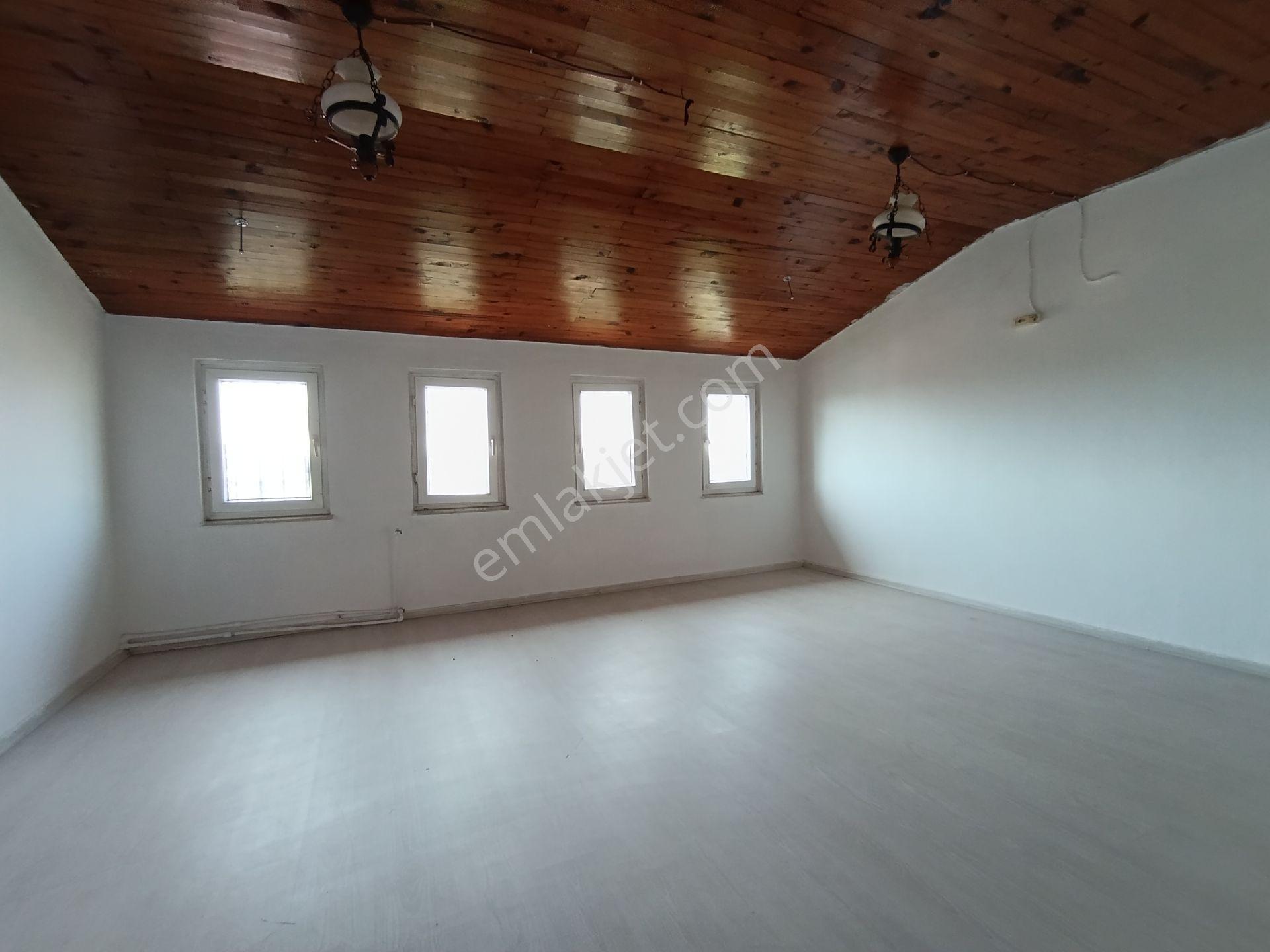 Kuşadası Merkez'de Mükemmel Lokasyon'da İş Yerine Uygun 6+2 Fourleks Satılık Villa - Görsel 27