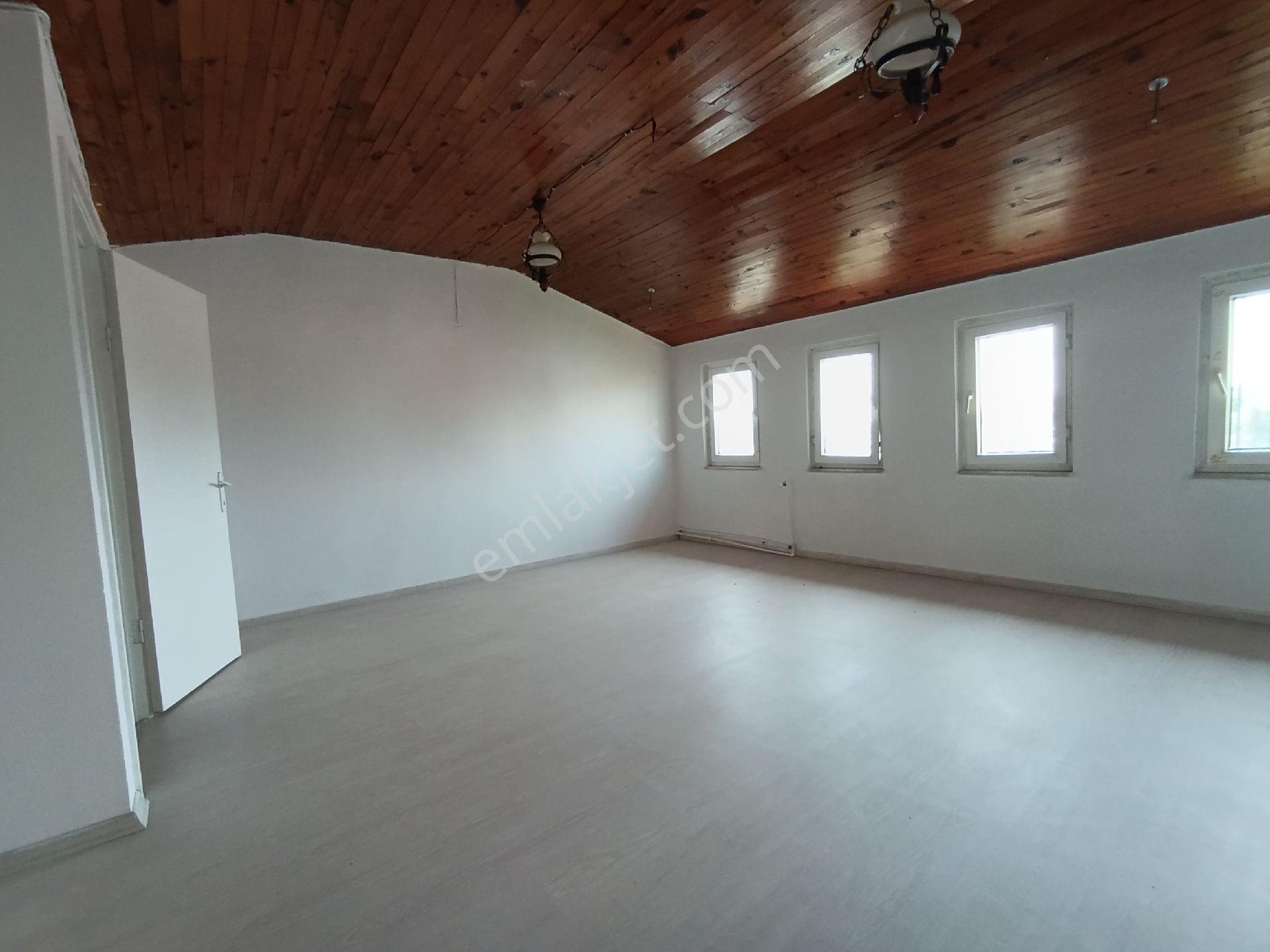 Kuşadası Merkez'de Mükemmel Lokasyon'da İş Yerine Uygun 6+2 Fourleks Satılık Villa - Görsel 28