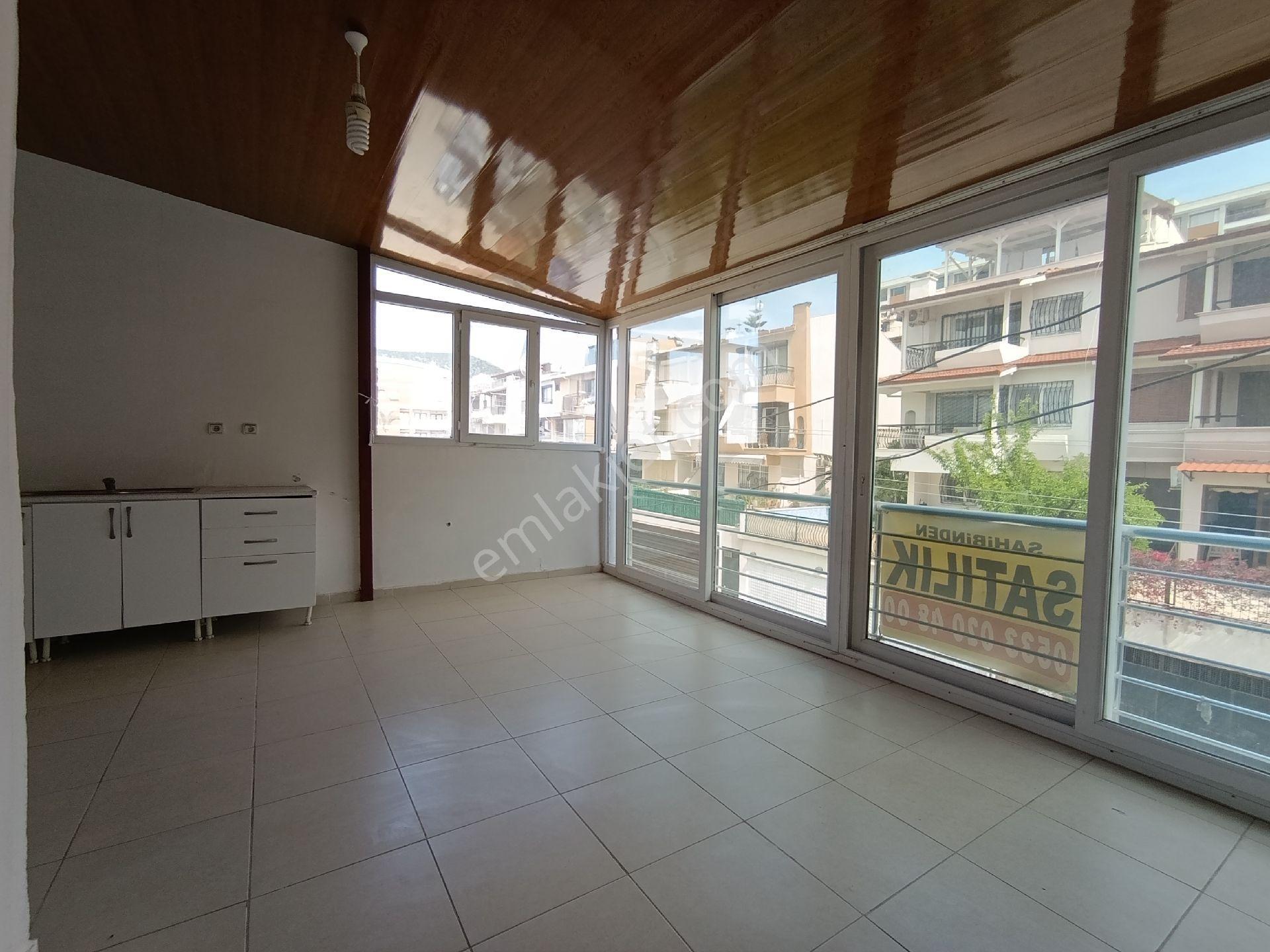 Kuşadası Merkez'de Mükemmel Lokasyon'da İş Yerine Uygun 6+2 Fourleks Satılık Villa - Görsel 25