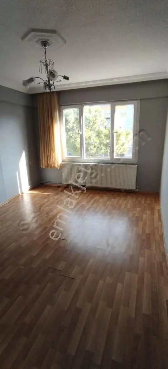 Adliye Binası İle Ssk Binasına Yakın 2+1satılık