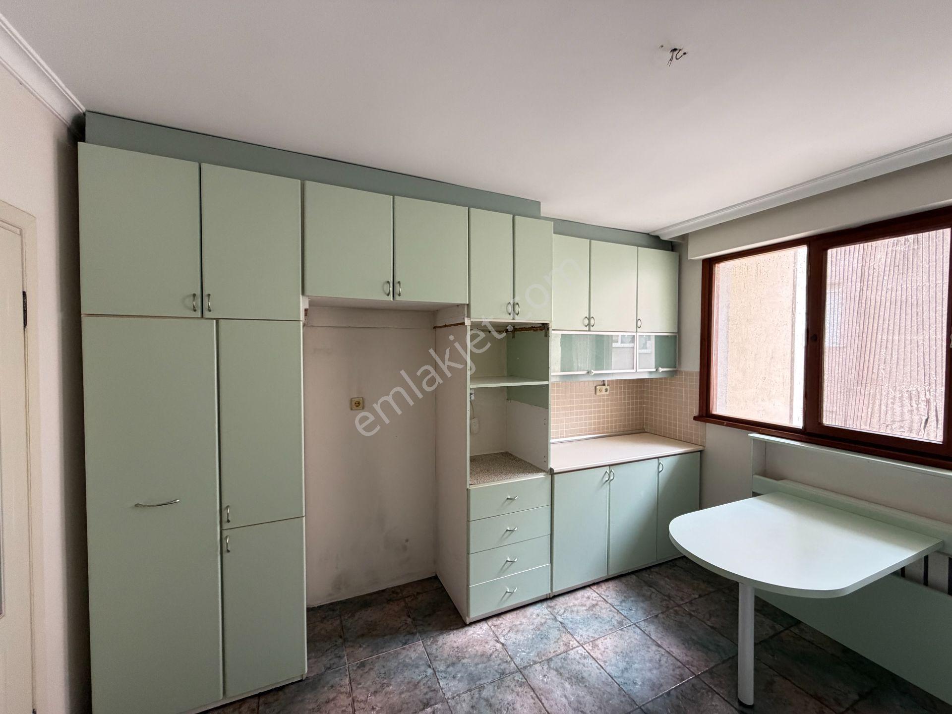Moda Sahil'de 200m2 Kısmi Manzaralı 2 Banyolu 2.kat Kiralık 4+1 - Görsel 19