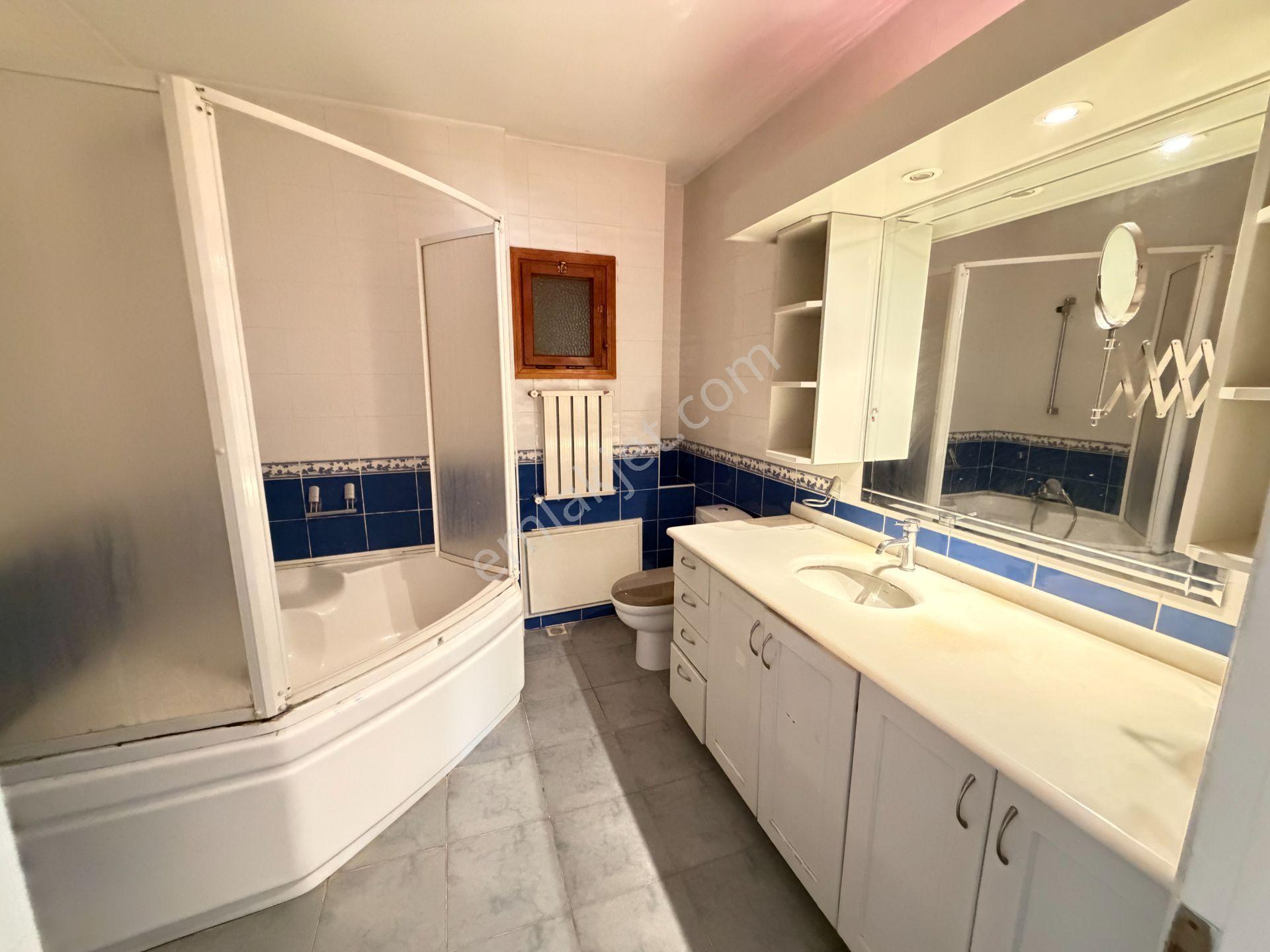 Moda Sahil'de 200m2 Kısmi Manzaralı 2 Banyolu 2.kat Kiralık 4+1 - Görsel 16