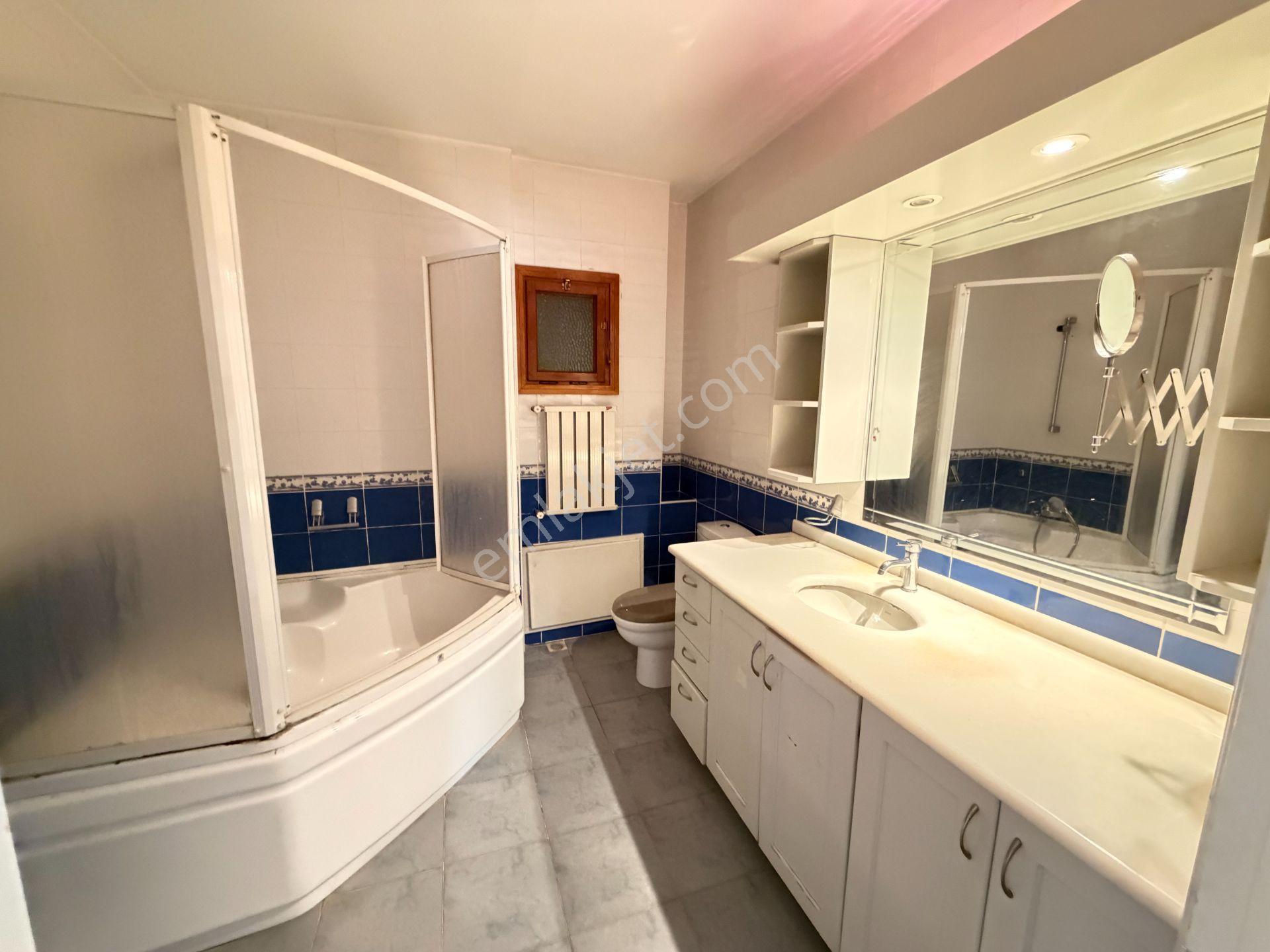 Moda Sahil'de 200m2 Kısmi Manzaralı 2 Banyolu 2.kat Kiralık 4+1 - Görsel 15
