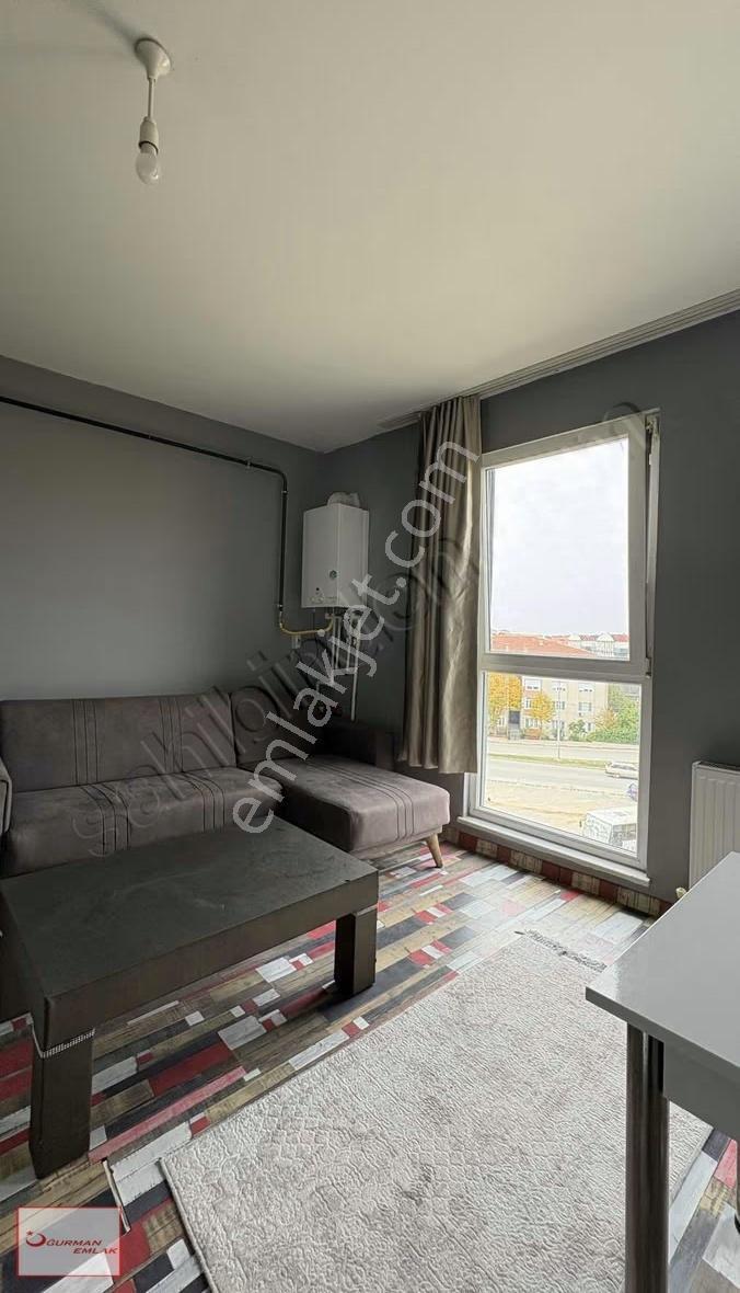 Uğurman Emlak'tan Üniversite Yolu Üzerinde 1+1 Eşyalı Daire