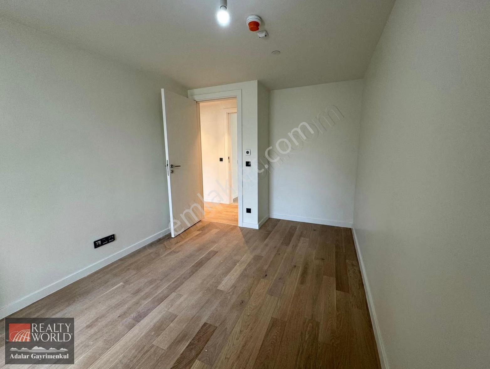 Tablo Adalar Sitesi 'nde Teraslı Ve Deniz Manzaralı Kiralık 3+1 - Görsel 16
