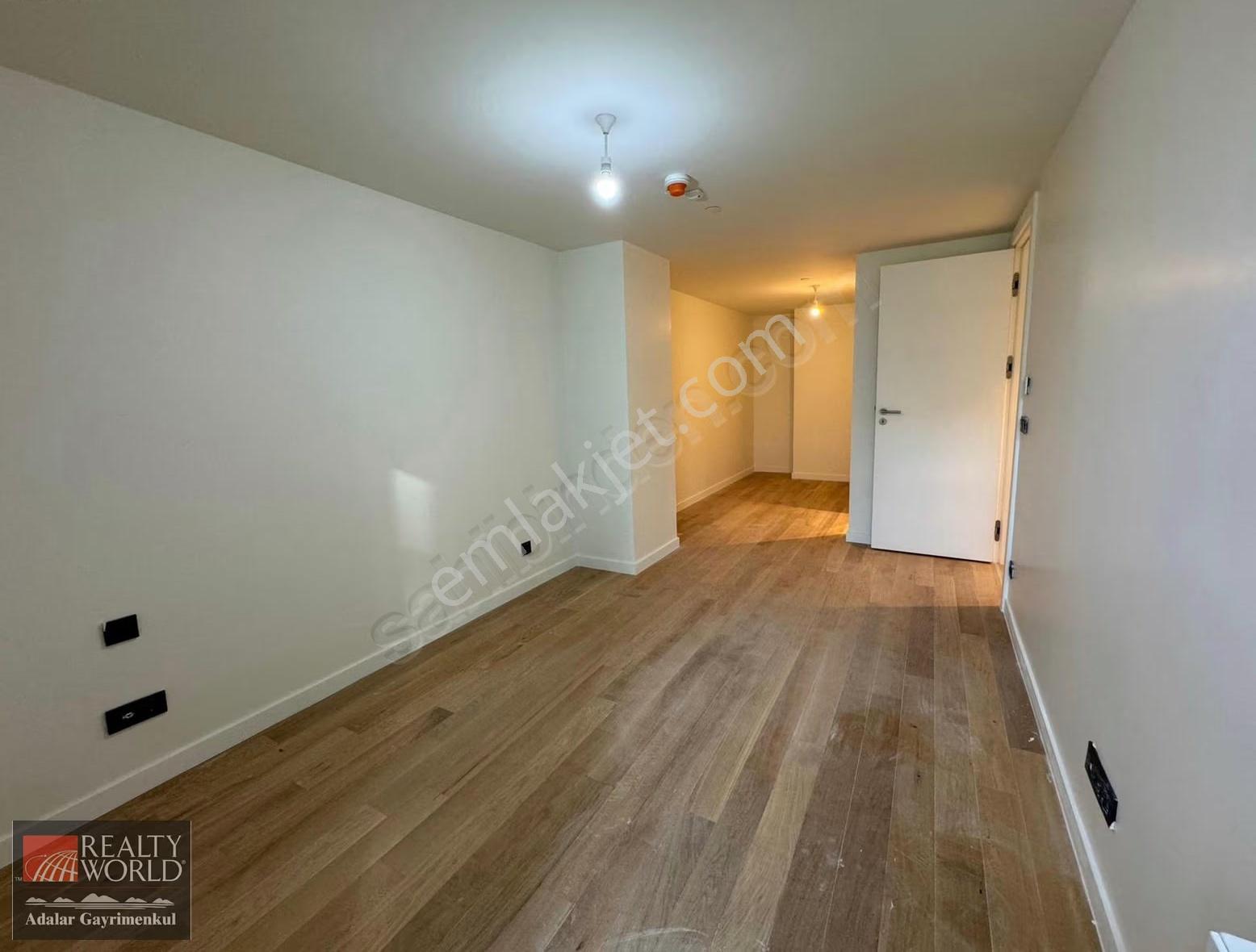 Tablo Adalar Sitesi 'nde Teraslı Ve Deniz Manzaralı Kiralık 3+1 - Görsel 24