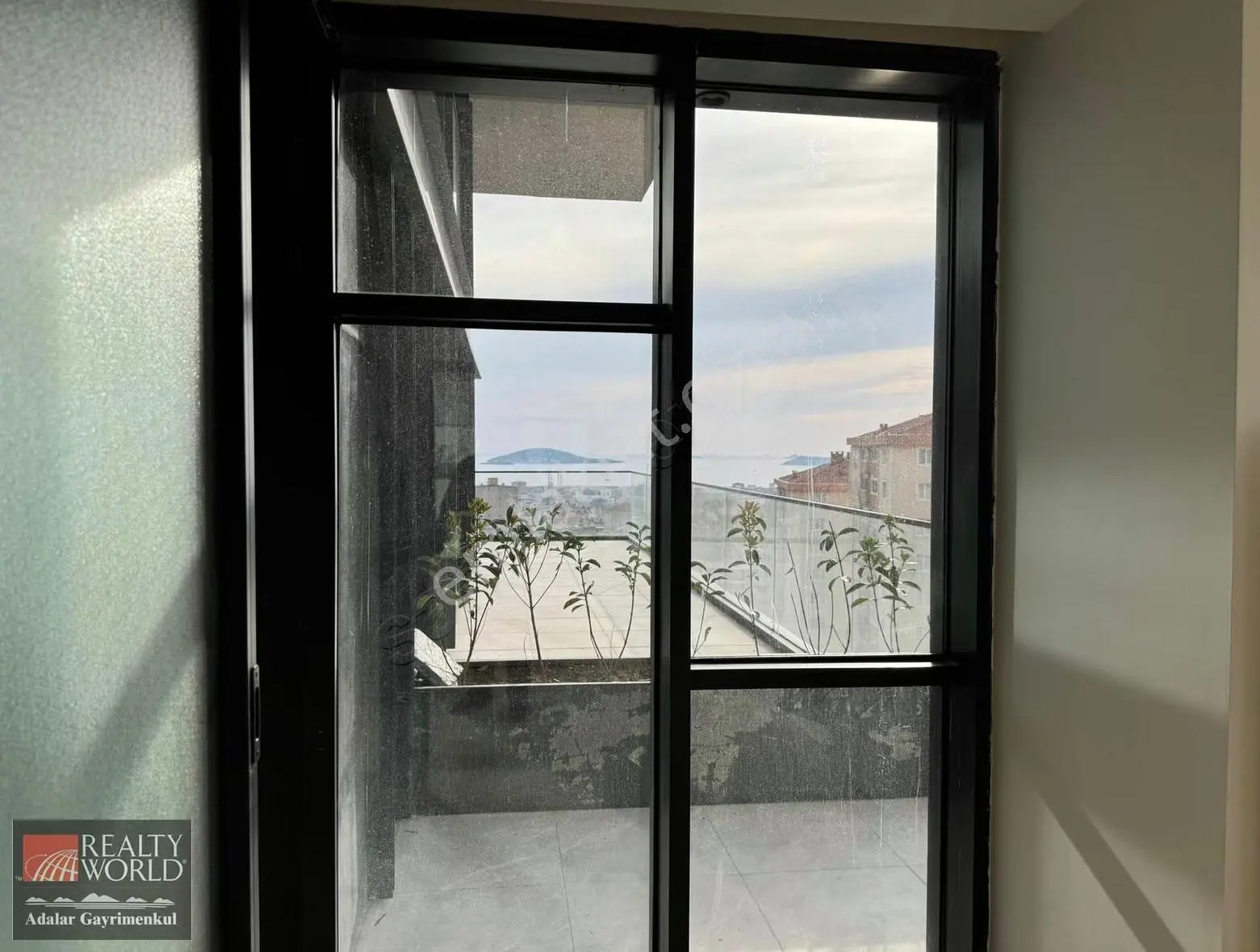 Tablo Adalar Sitesi 'nde Teraslı Ve Deniz Manzaralı Kiralık 3+1 - Görsel 5
