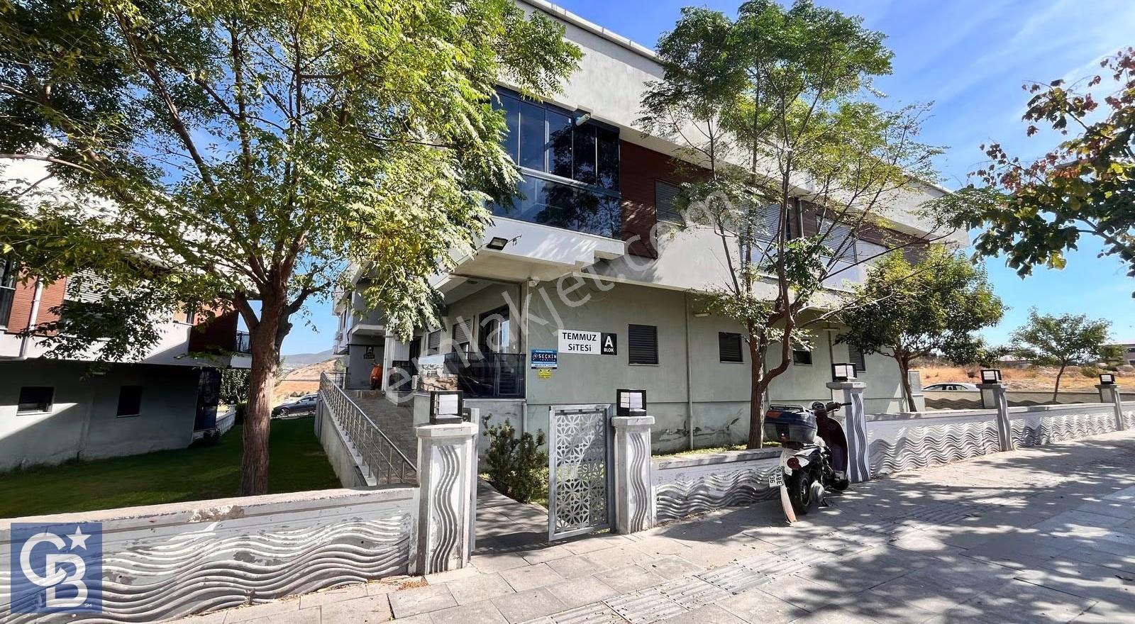 Aliağa Siteler Mahallesi Eşyalı Satılık 1+1 Daire