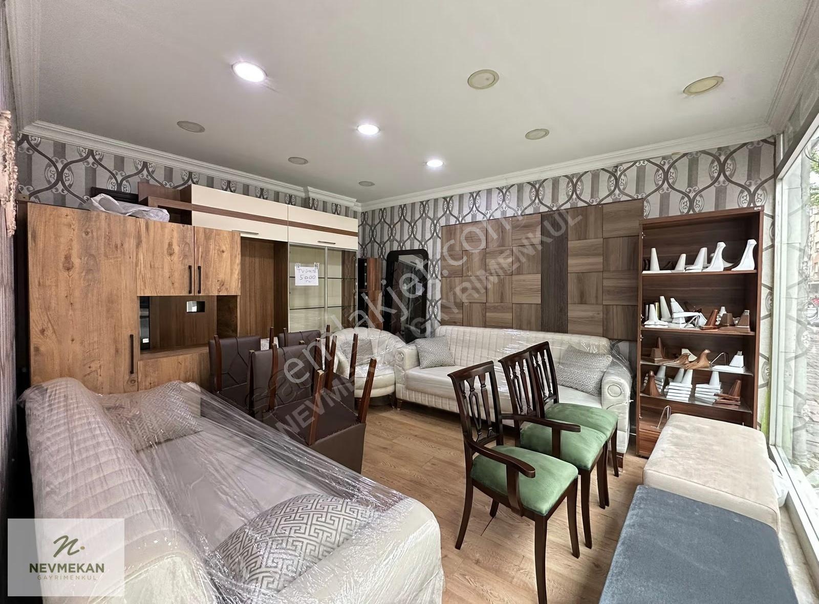 Nevmekan Gayrimenkul'den Vitrinli 130m2 Satılık Geniş Dükkan - Görsel 2