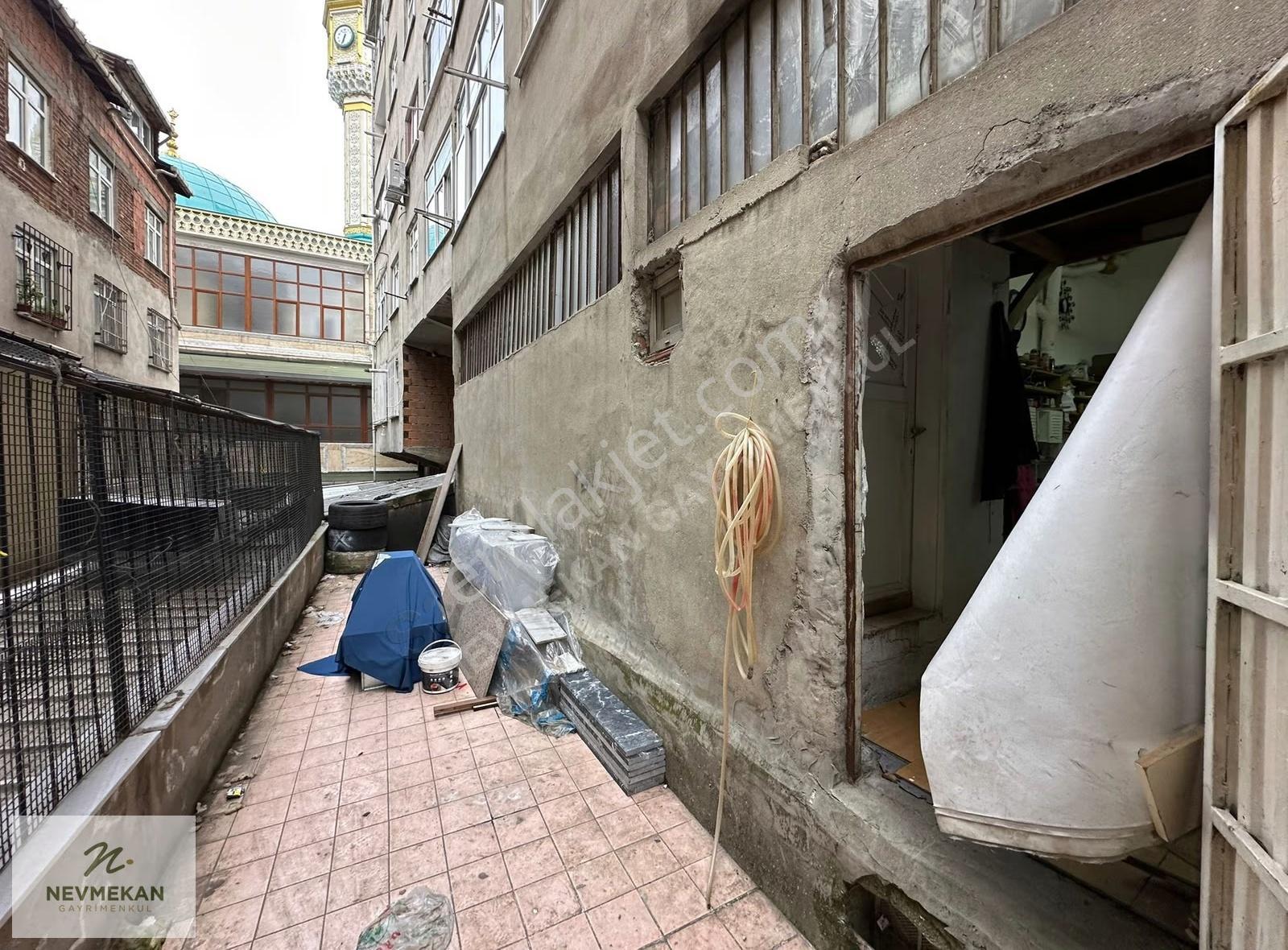 Nevmekan Gayrimenkul'den Vitrinli 130m2 Satılık Geniş Dükkan - Görsel 7