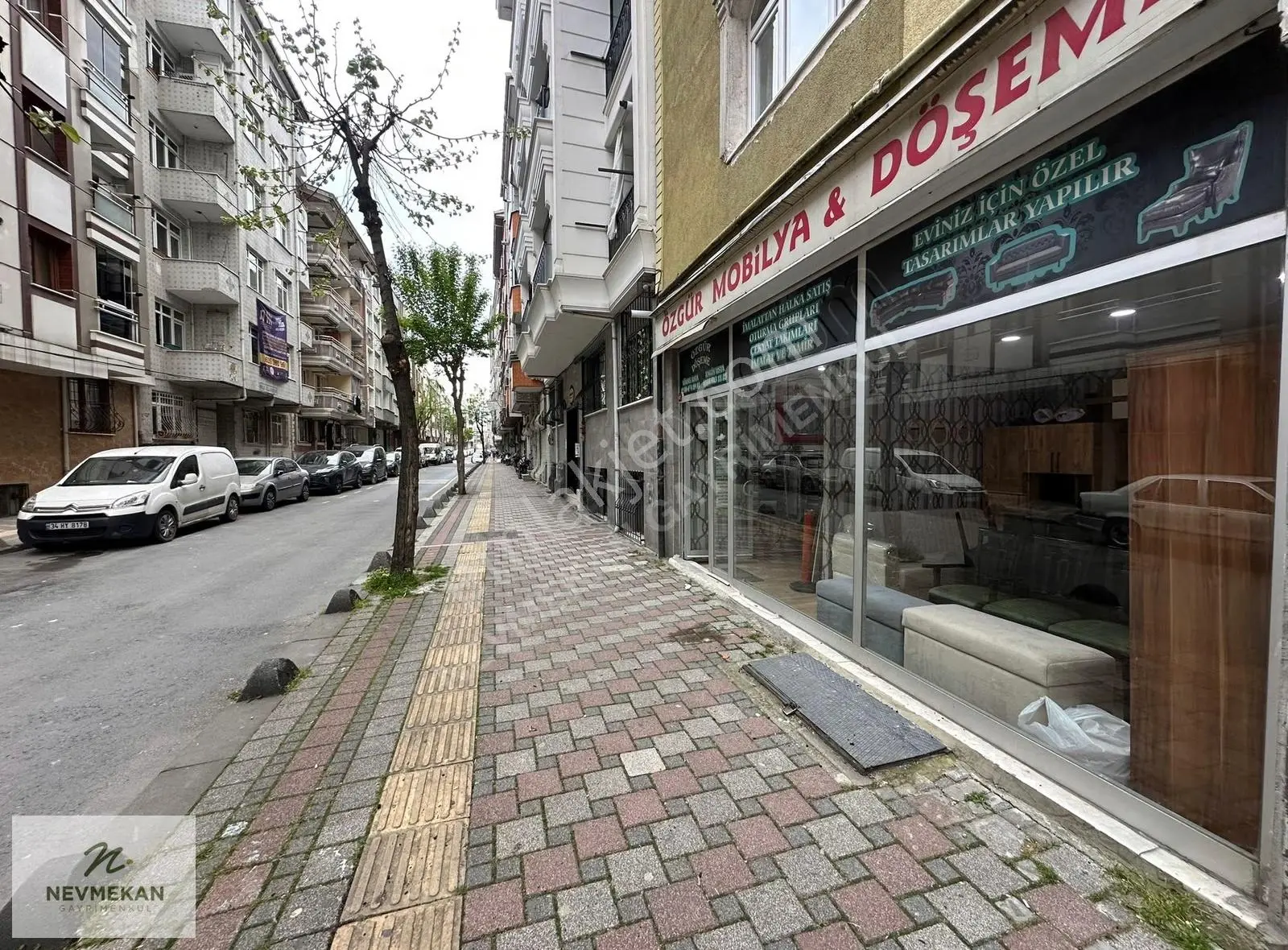 Nevmekan Gayrimenkul'den Vitrinli 130m2 Satılık Geniş Dükkan