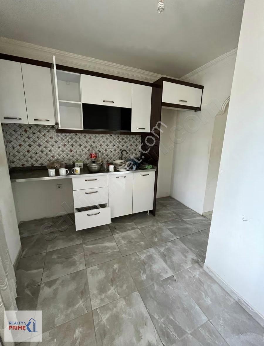 Kanal Mahallesi 1+1 Satılık Daire Yüksek Giriş