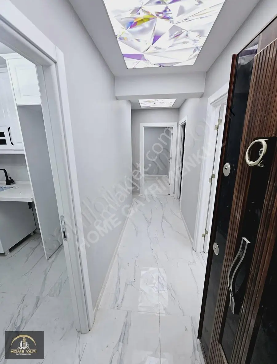 Home'dan 50.yıl Mah'de 2+1 95m² Tramvaya Yakın Lüx 1.kat Daire.