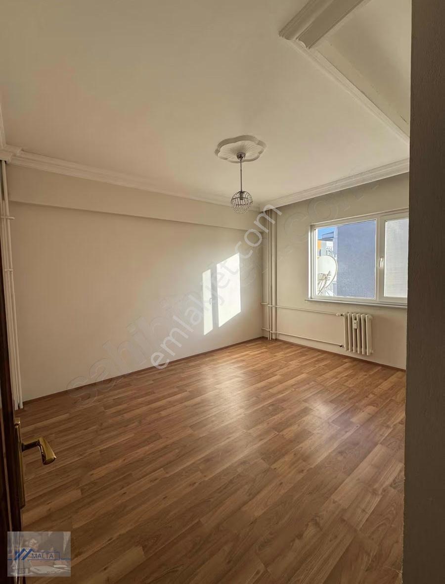 Deniz Manzaralı Geniş Aydınlık 3+1 Kiralık Daire - Görsel 23