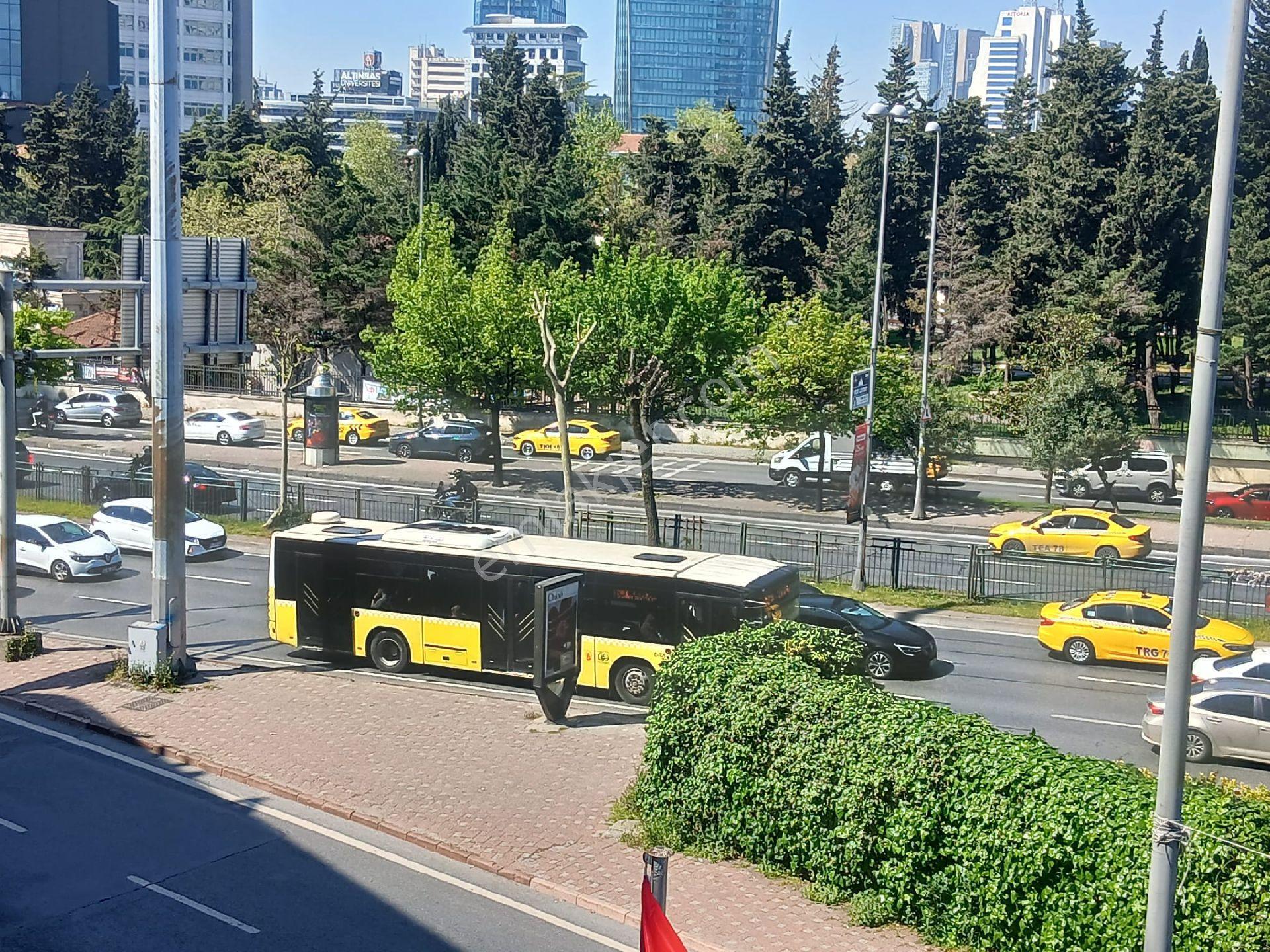 Ayyıldız İş Merkezi İçinde Tabela Değeri Yüksek Kiralık Ofis/büro - Görsel 3