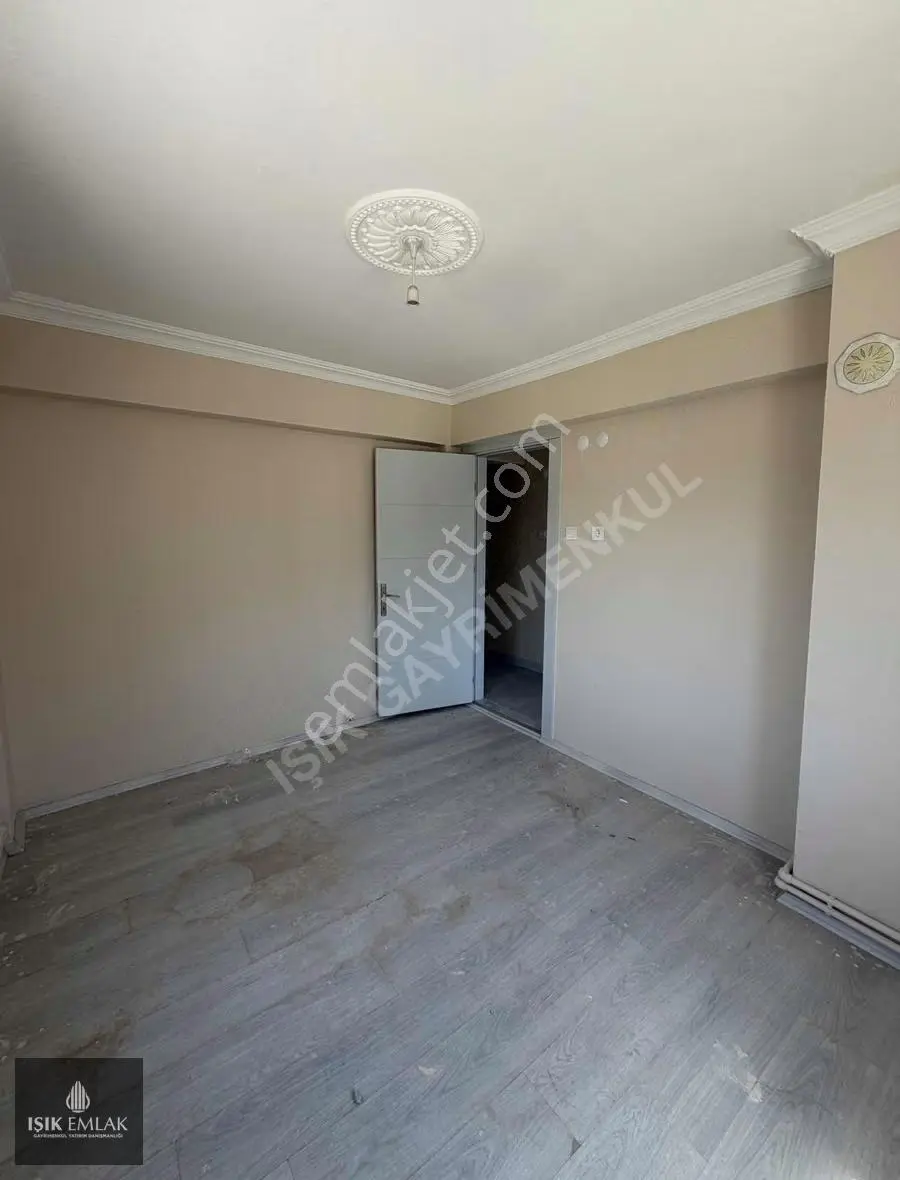 Işık Gayrimenkul'den Satılık Hürriyet Mh. 3+1 Bakımlı Daire - Görsel 5