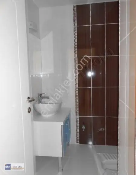 İlke'den 50.yıl Mah.de Her Kat Tek Daire Doğalgazlı 220 M2 - Görsel 2