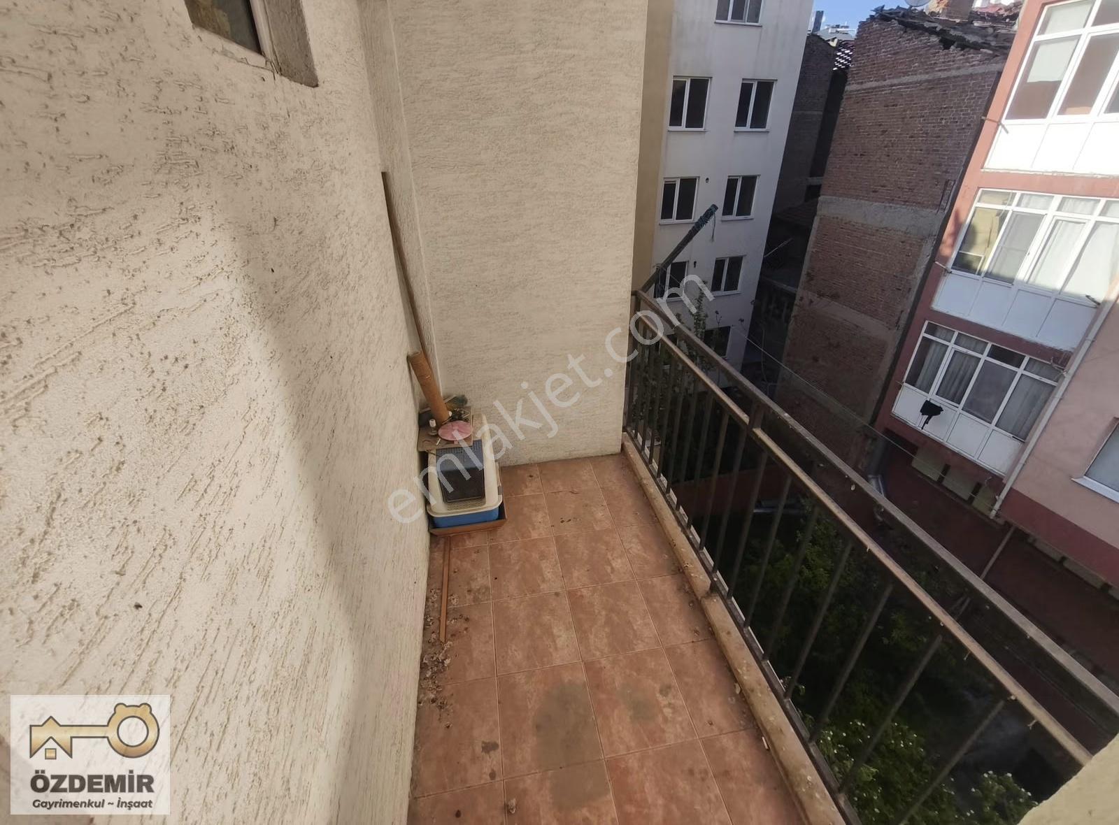 Özdemir'den Güllük Mah Zübeyde Hanım Bulvarı Yanı Kiralık 2+1 - Görsel 18