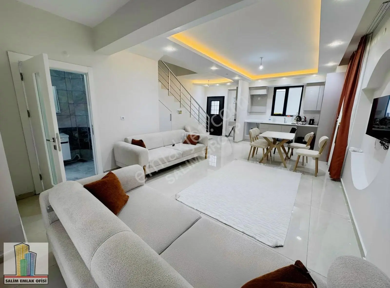 Gazlıgöl'de Satılık 3+1 Dubleks Villa, Müstakil Havuzlu